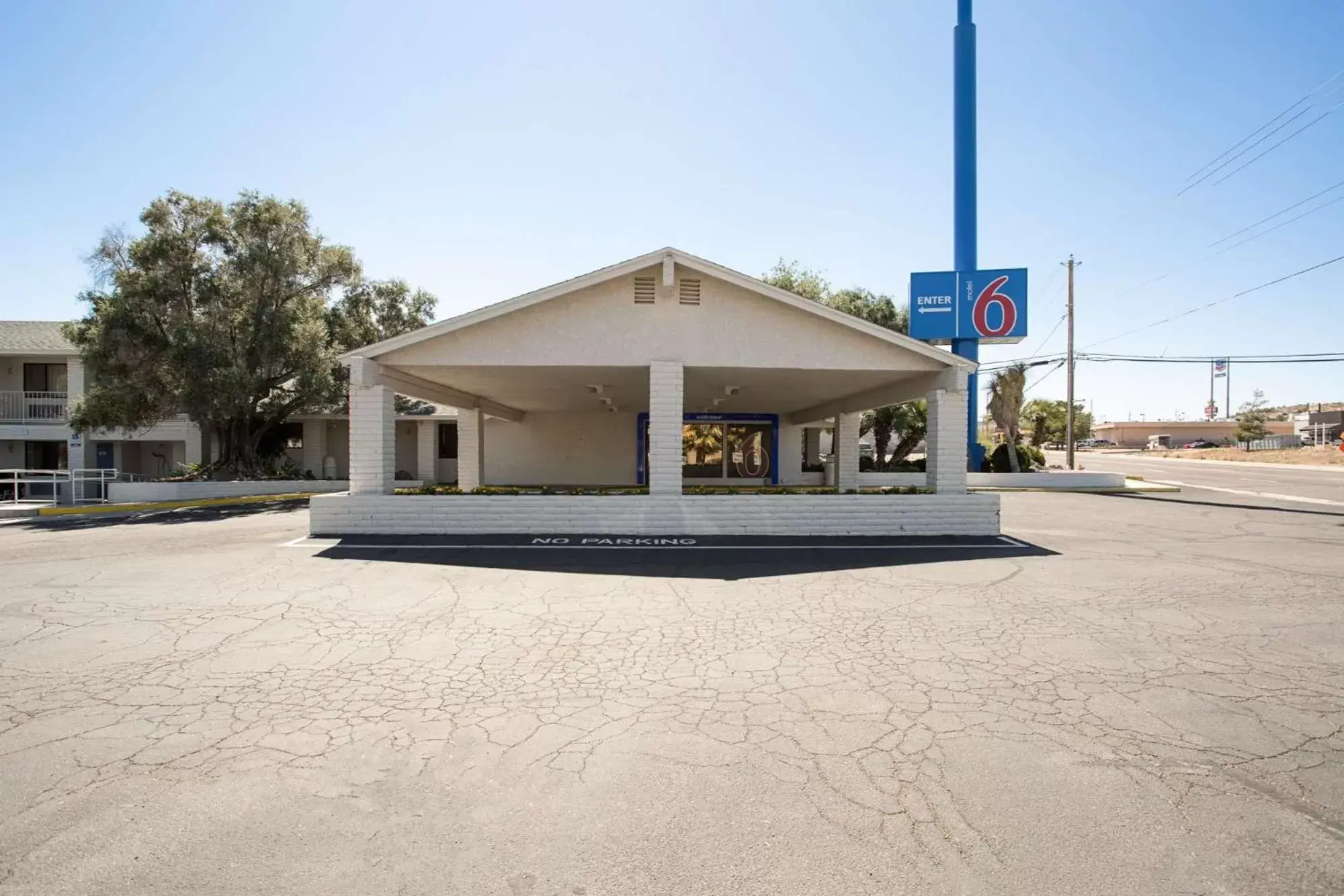 Property Building in Motel 6-Kingman, AZ - Route 66 West