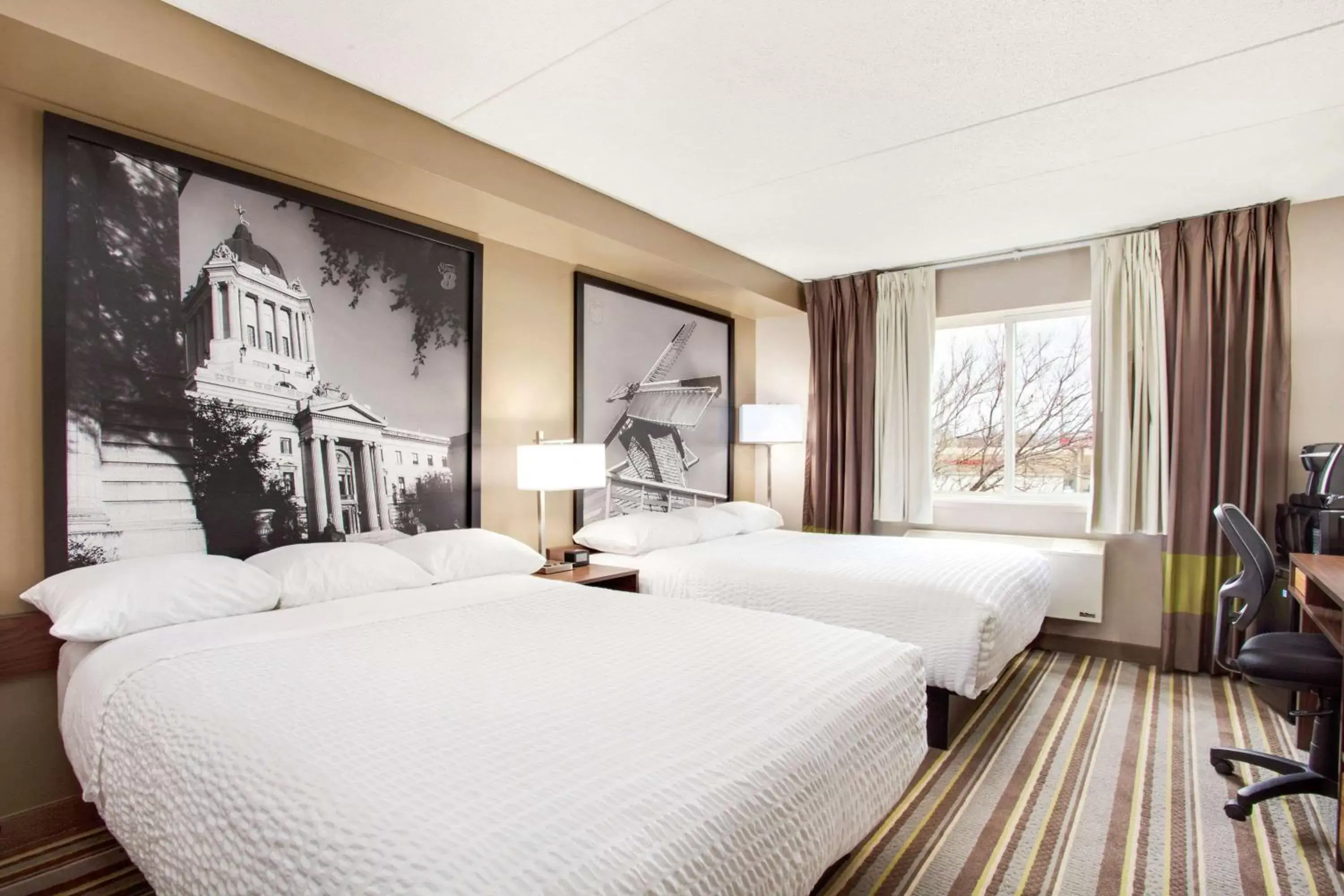 Photo of the whole room, Bed in Super 8 by Wyndham Winnipeg West