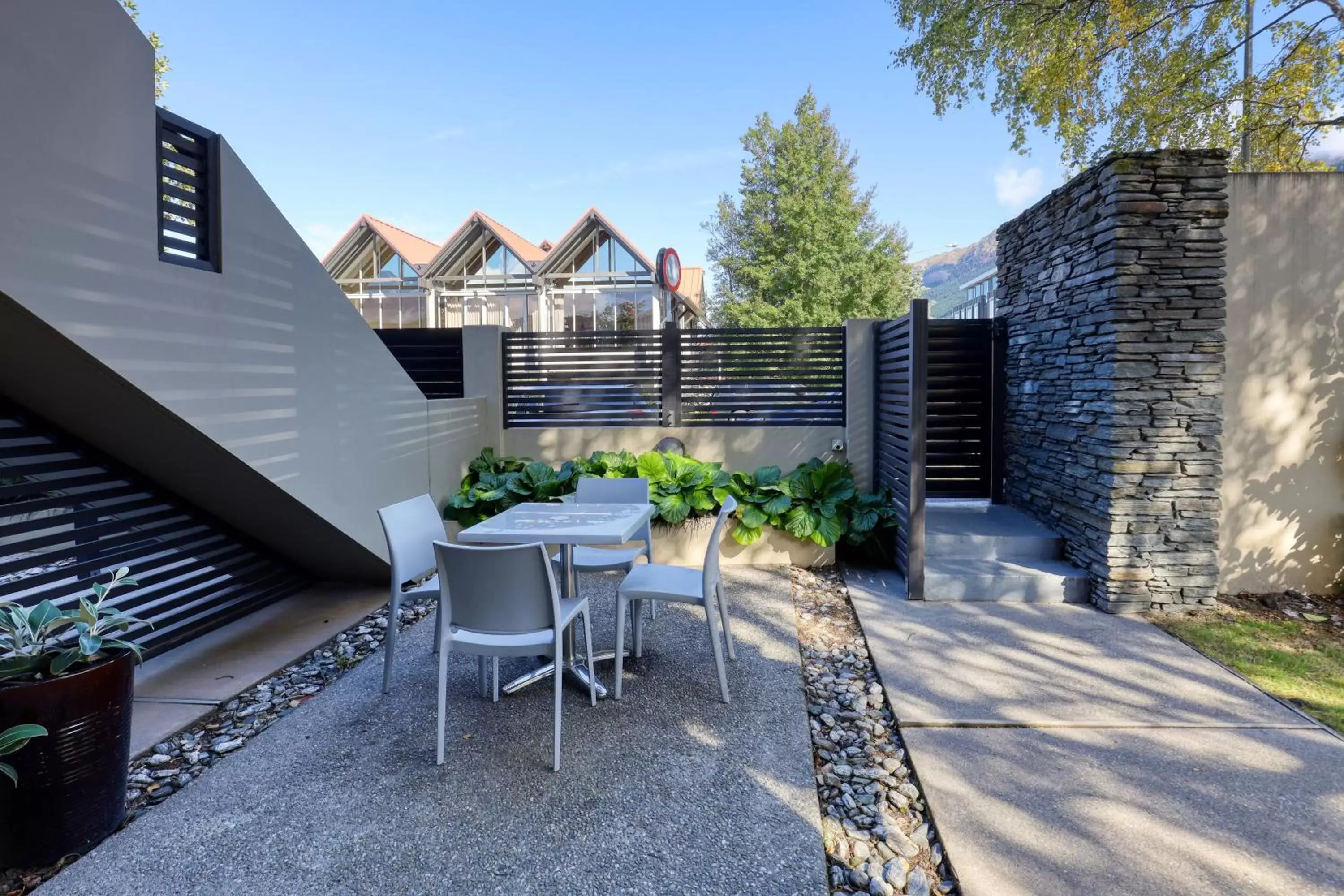 Patio in Garden Court Suites & Apartments