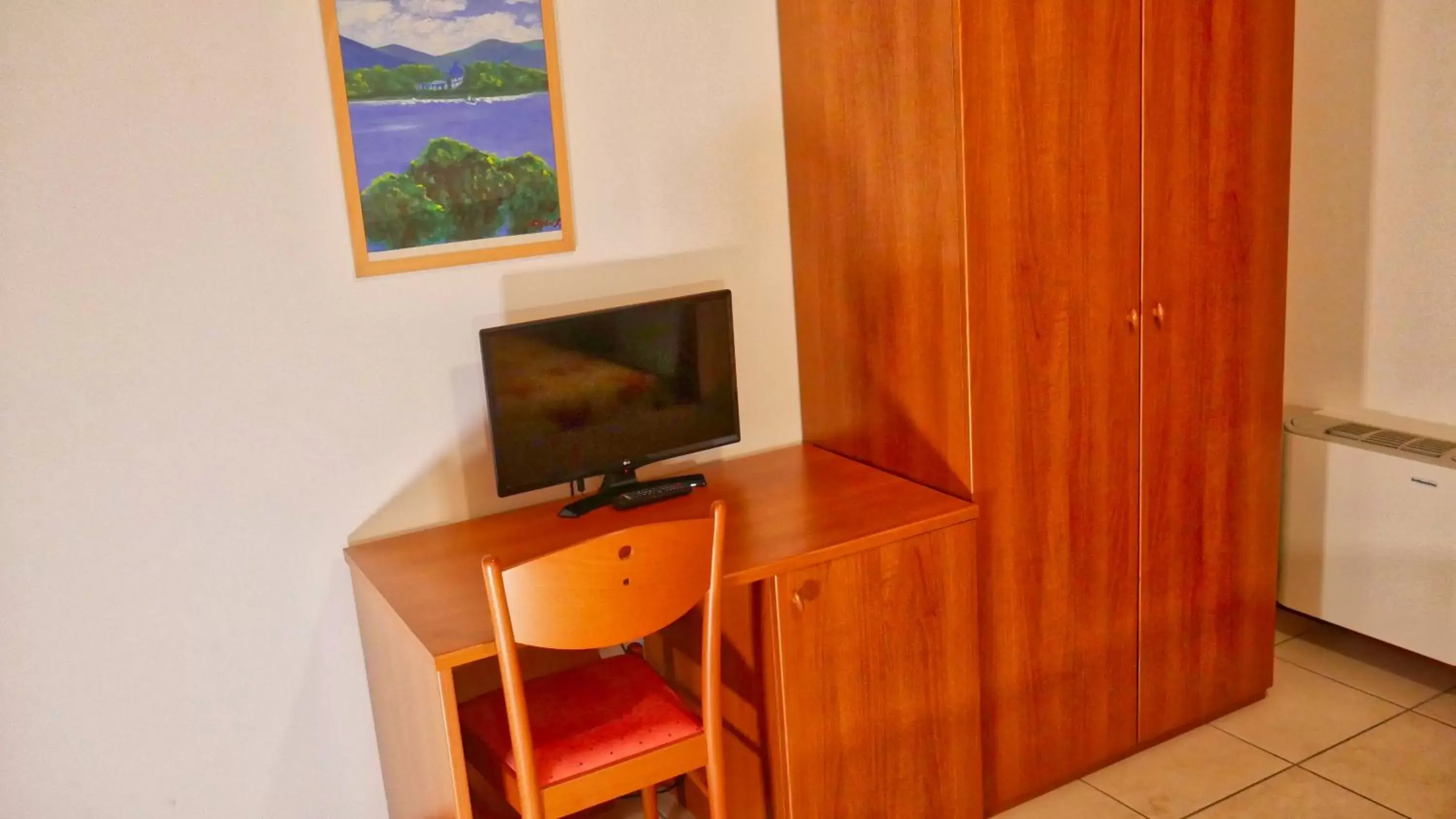 TV and multimedia, TV/Entertainment Center in hotel Vajont