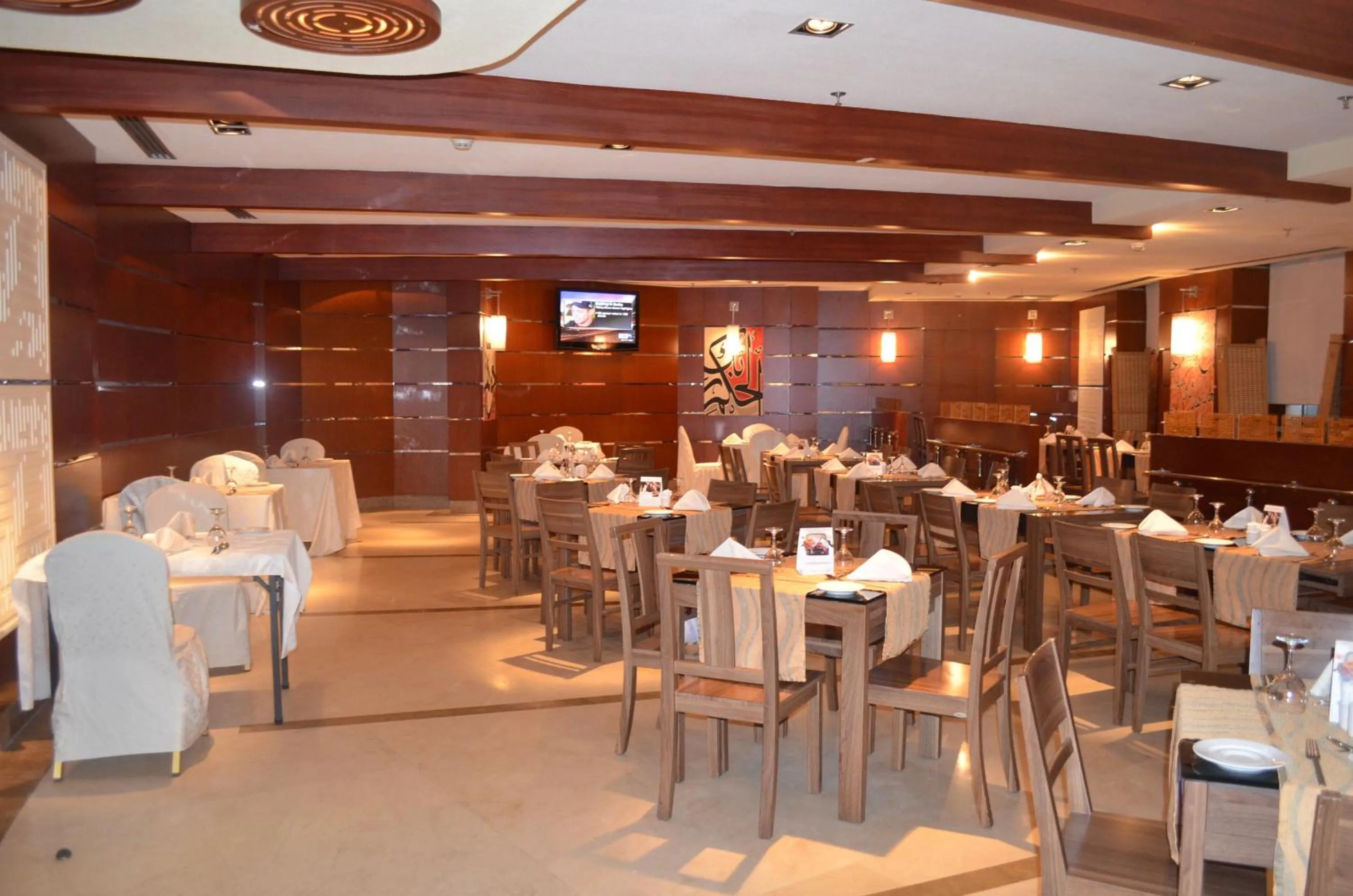 Restaurant/places to eat in Eastyard Khobar Hotel - Formerly Ramada by Wyndham Khobar