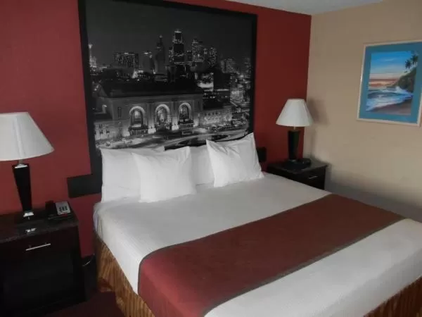 Bed in AmeriStay Inn St Joseph