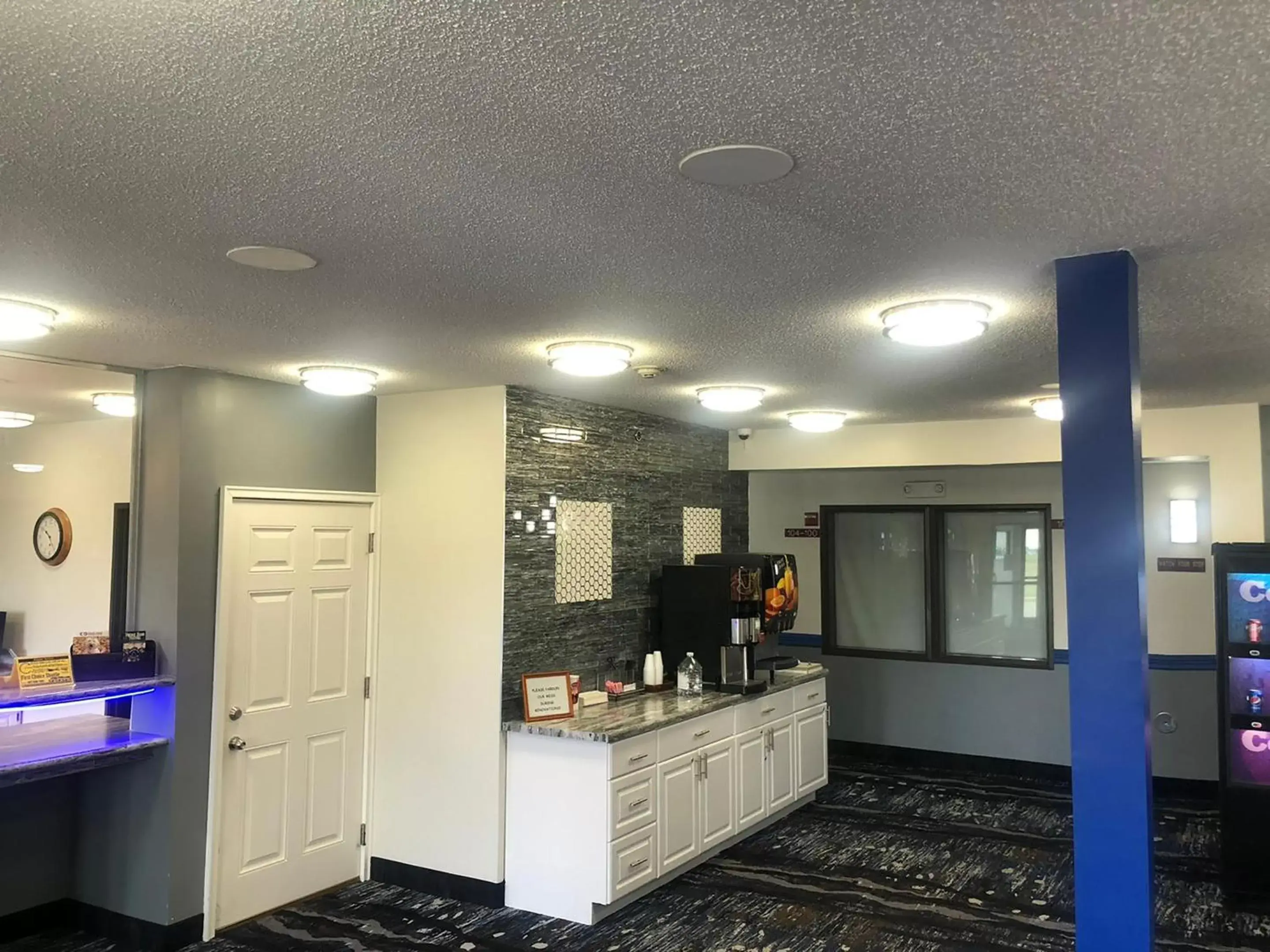 Breakfast in Coratel Inn & Suites by Jasper Northfield Breakfast in Coratel Inn & Suites by Jasper Northfield