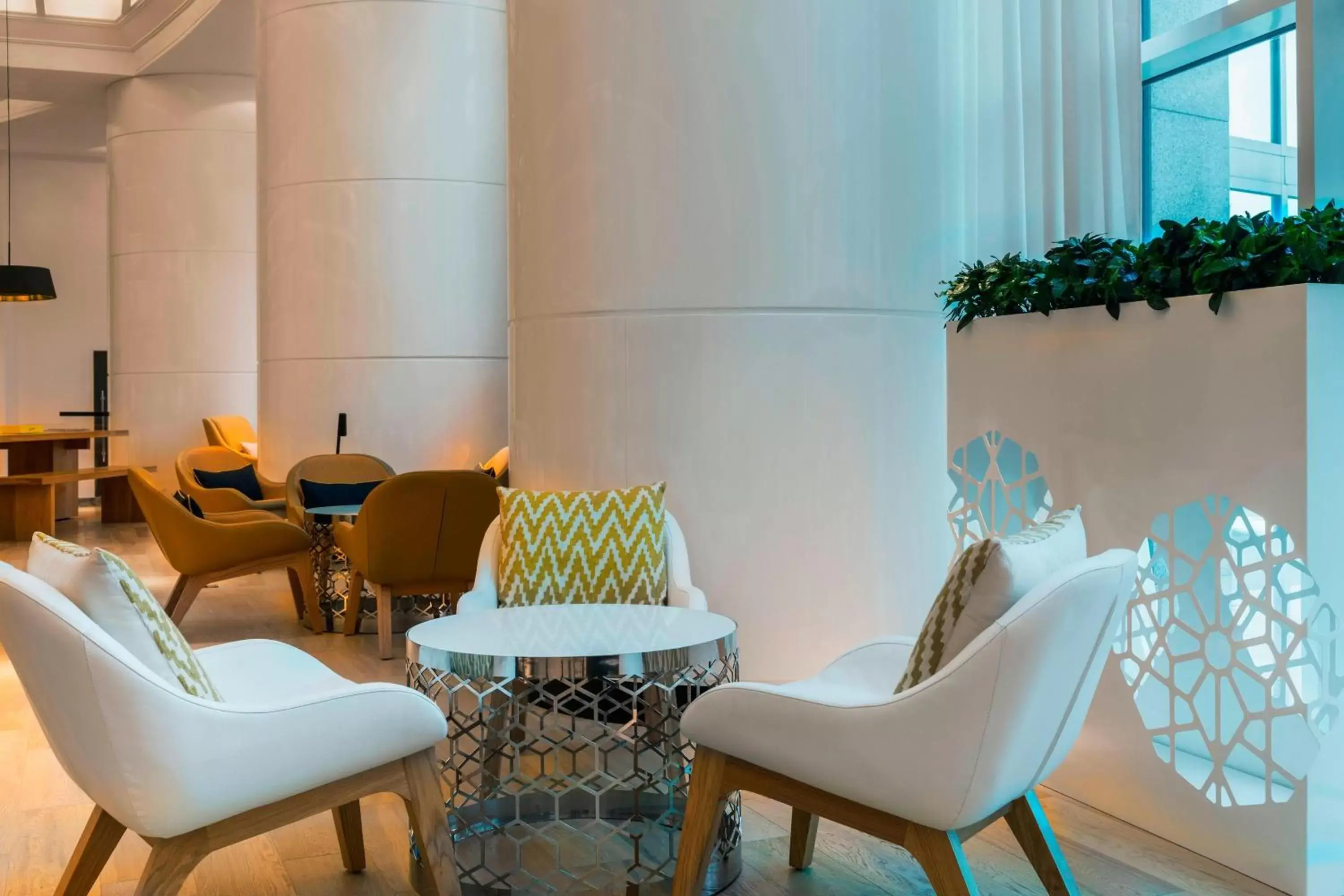 Lounge or bar in Le Royal Meridien Abu Dhabi