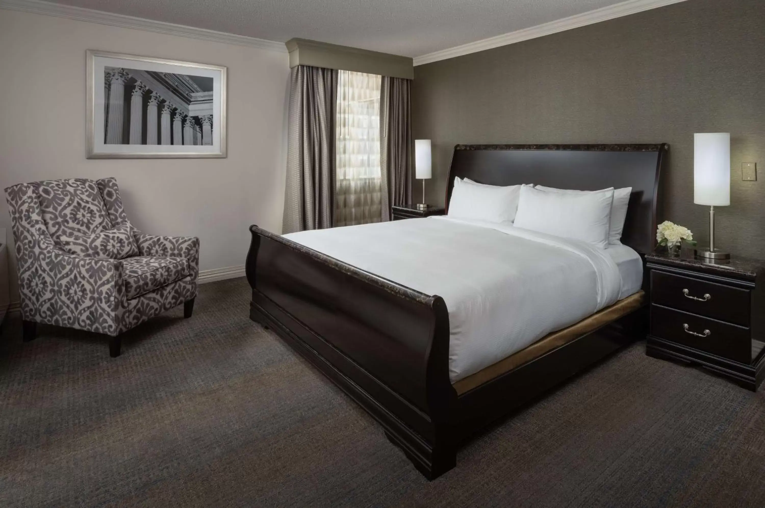 Bed in Hilton Washington DC/Rockville Hotel & Executive Meeting Center