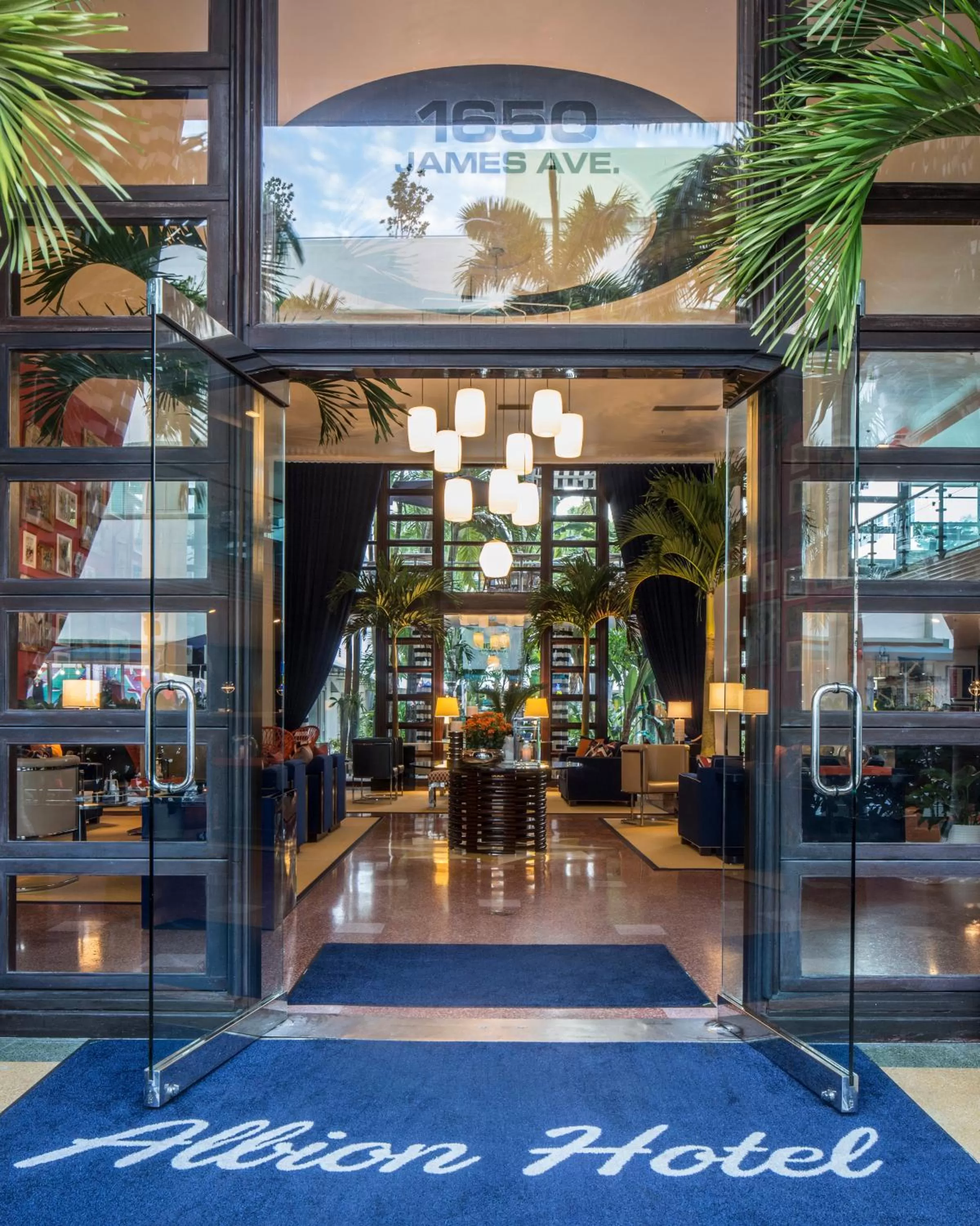 Facade/entrance in Albion Hotel