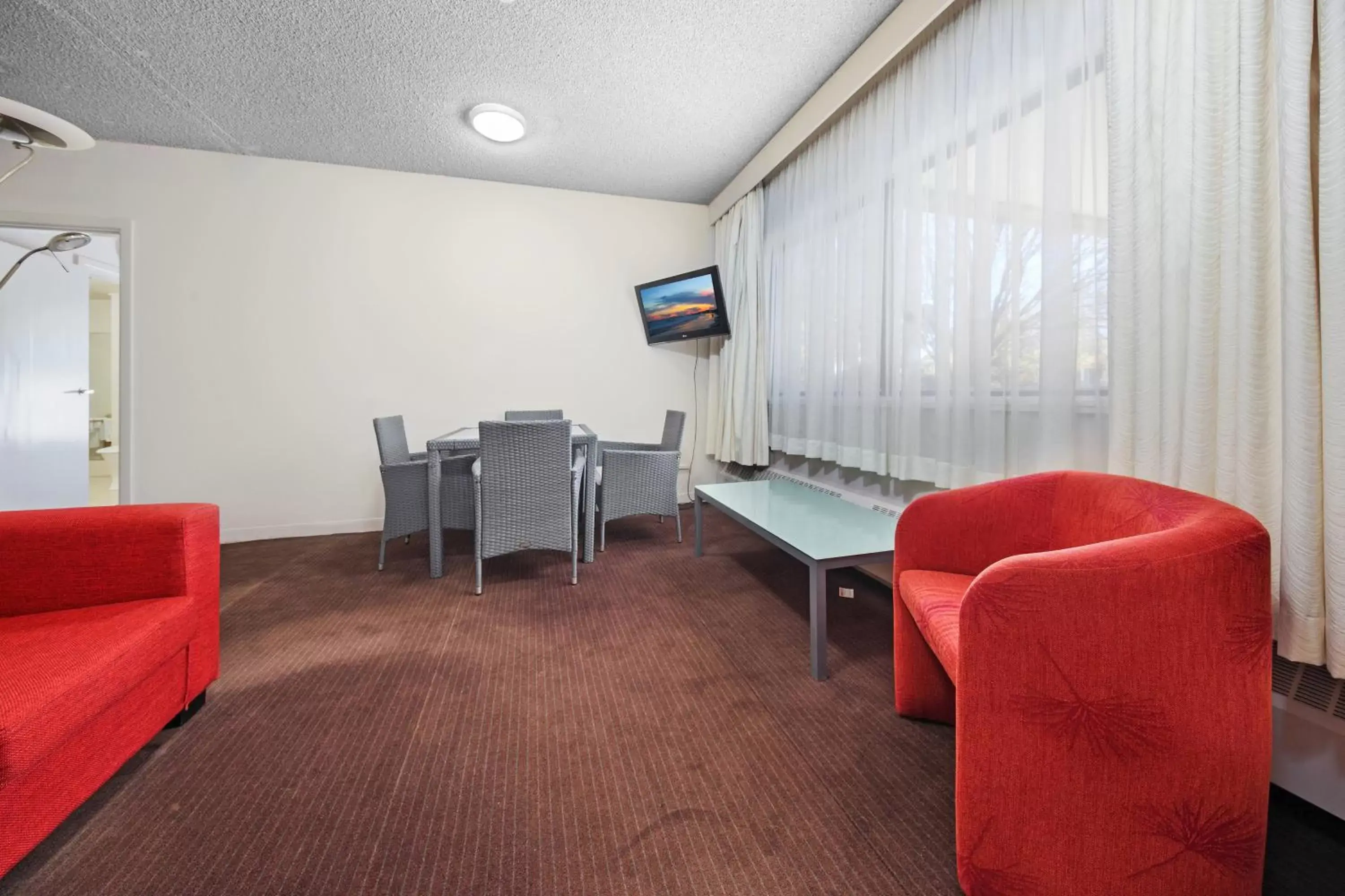 Seating Area in Belconnen Way Hotel & Serviced Apartments