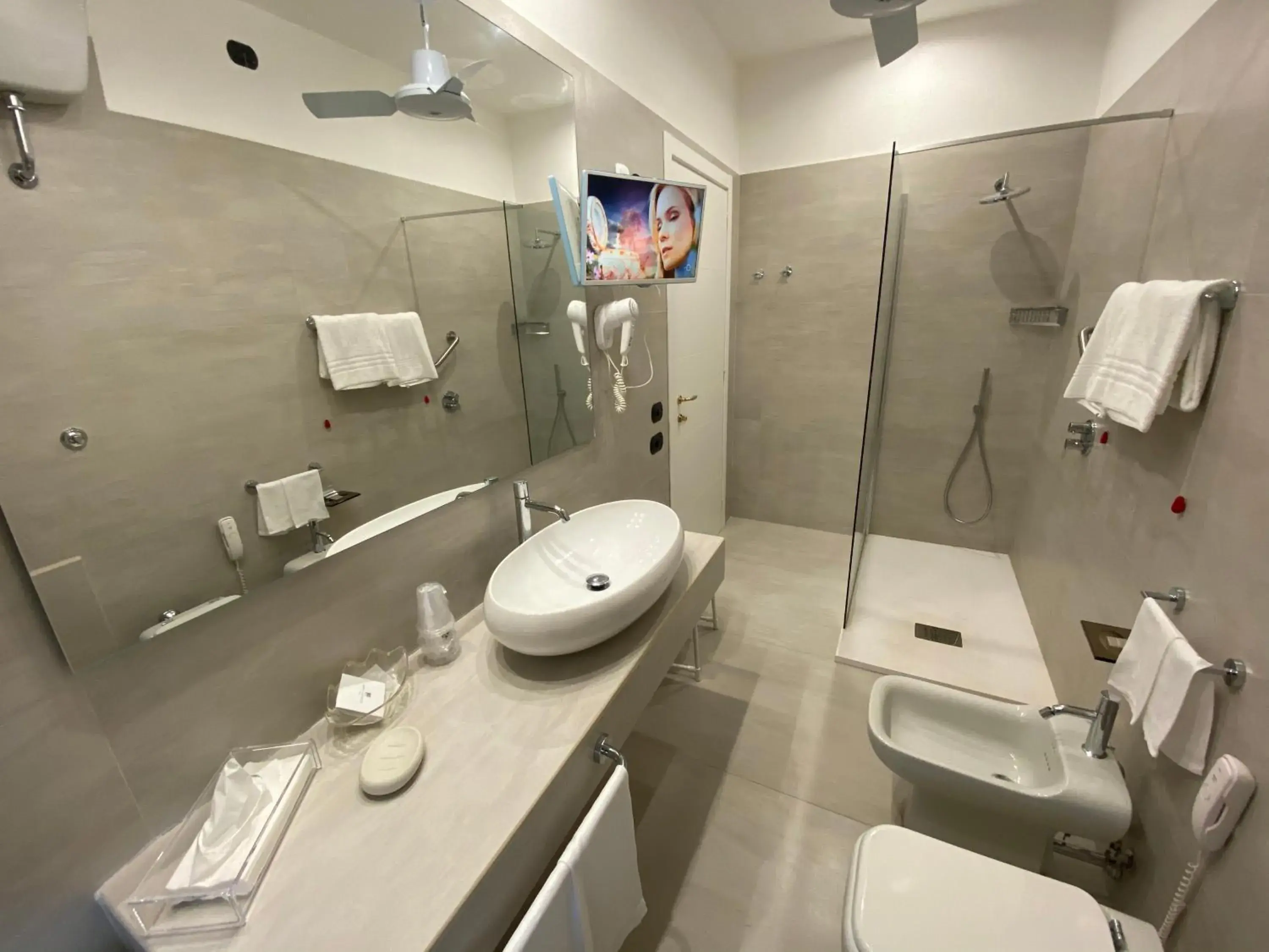 Bathroom in Hotel Cicolella
