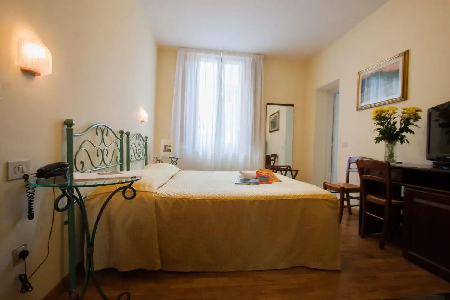 Bed in Hotel Savoia & Campana