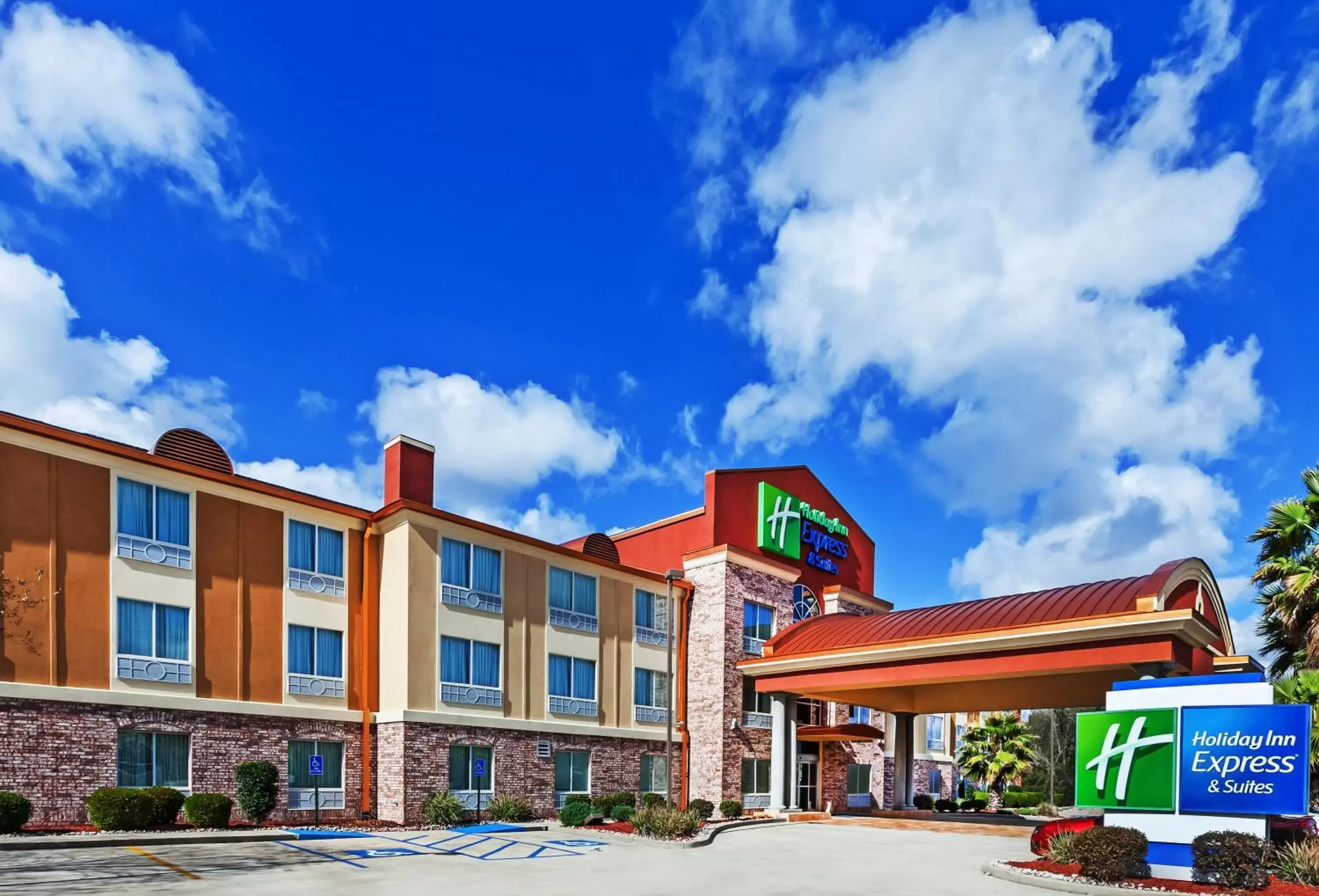 Property Building in Holiday Inn Express Hotel & Suites Lafayette South, an IHG Hotel