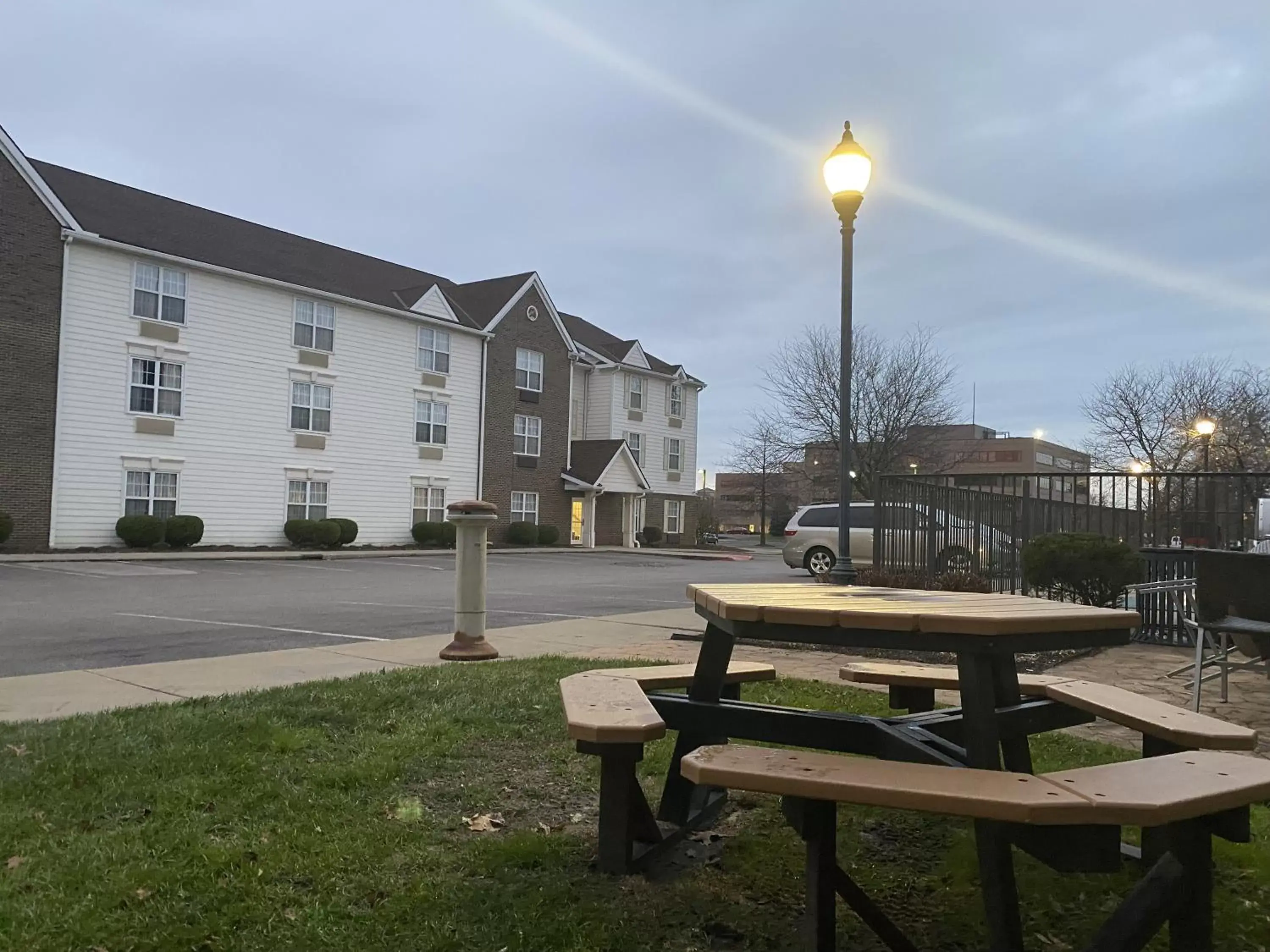 BBQ facilities, Property Building in MainStay Suites Middleburg Heights Cleveland Airport