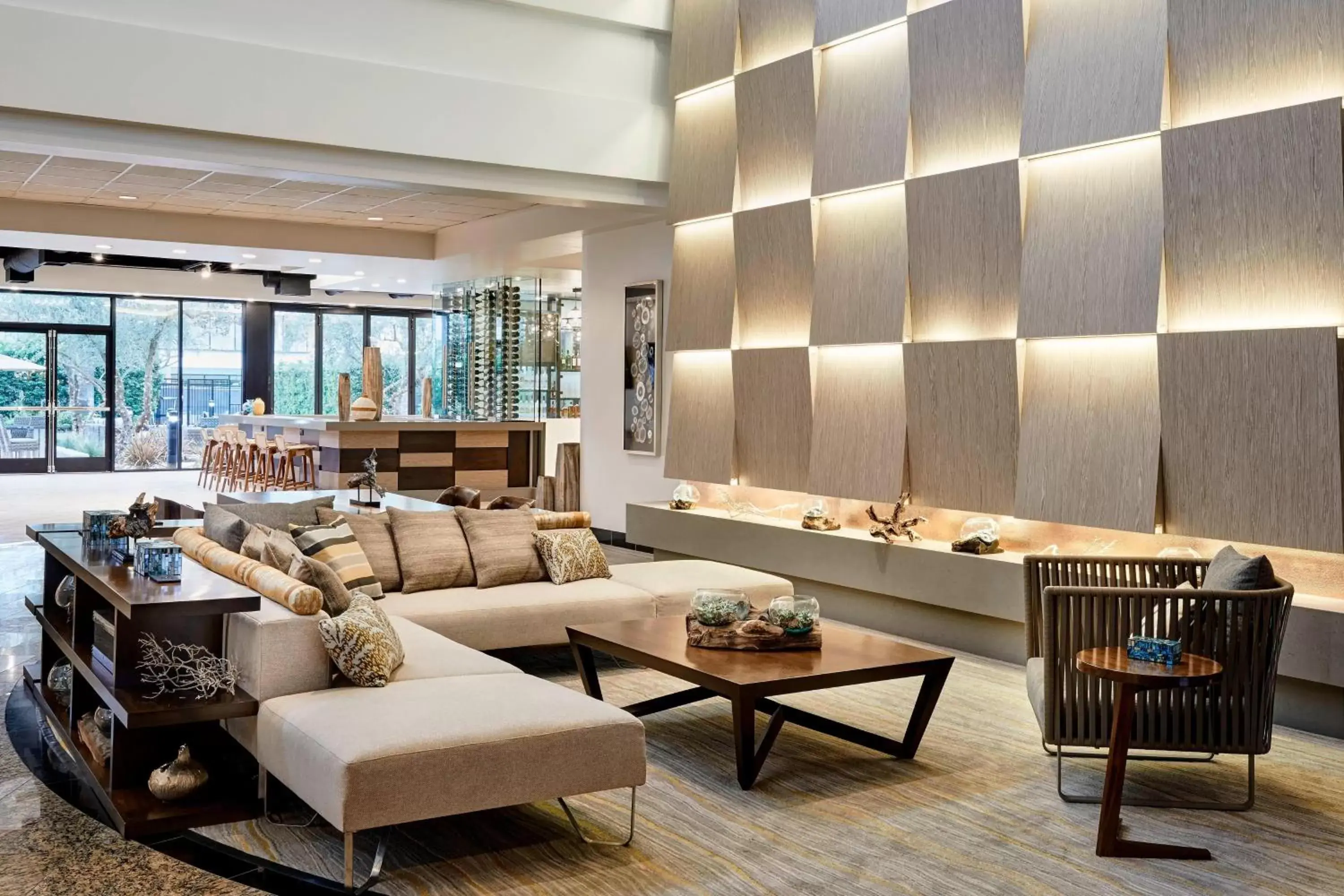 Lobby or reception, Seating Area in Torrance Marriott Redondo Beach