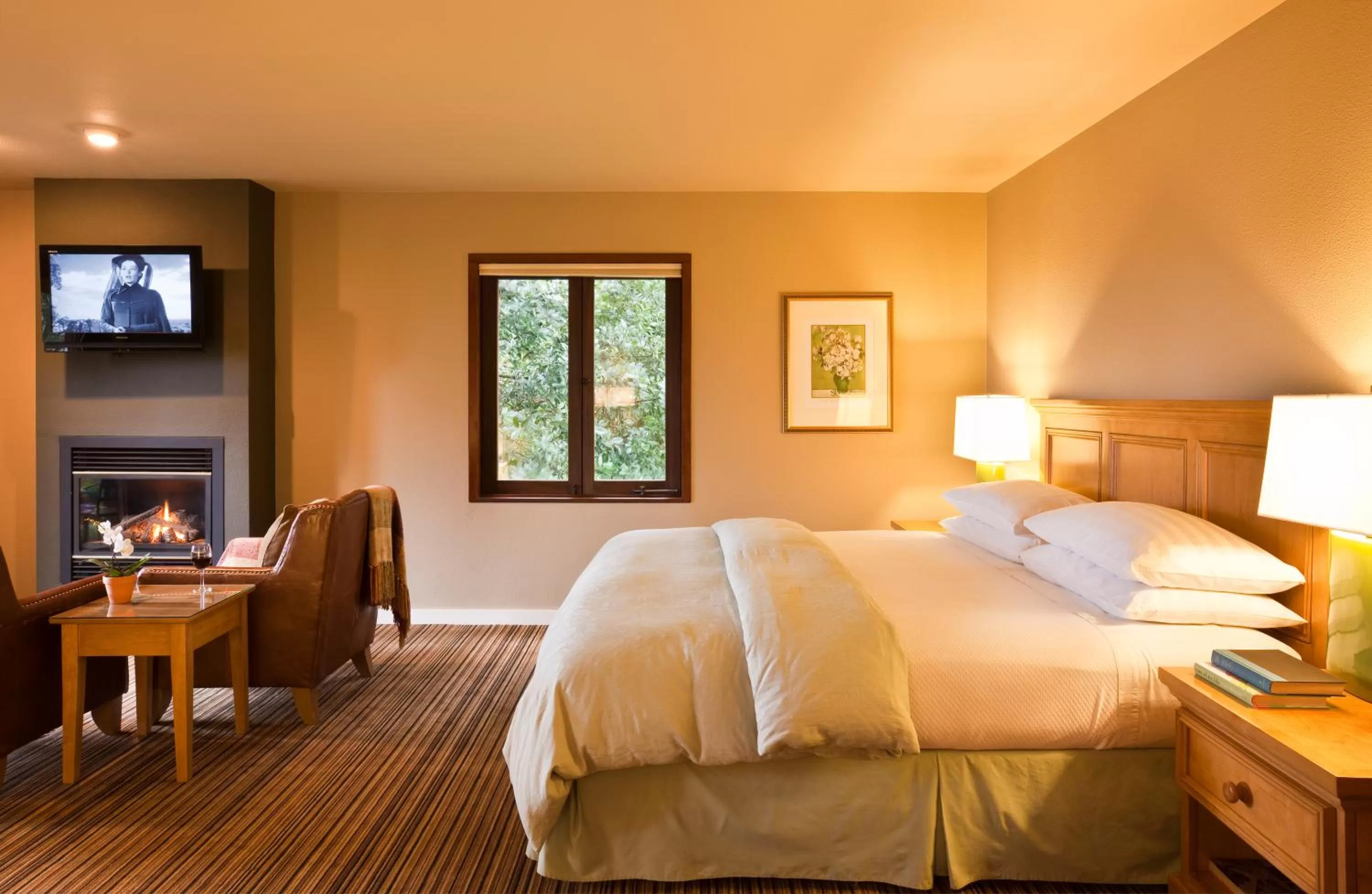 Bed in Brewery Gulch Inn & Spa