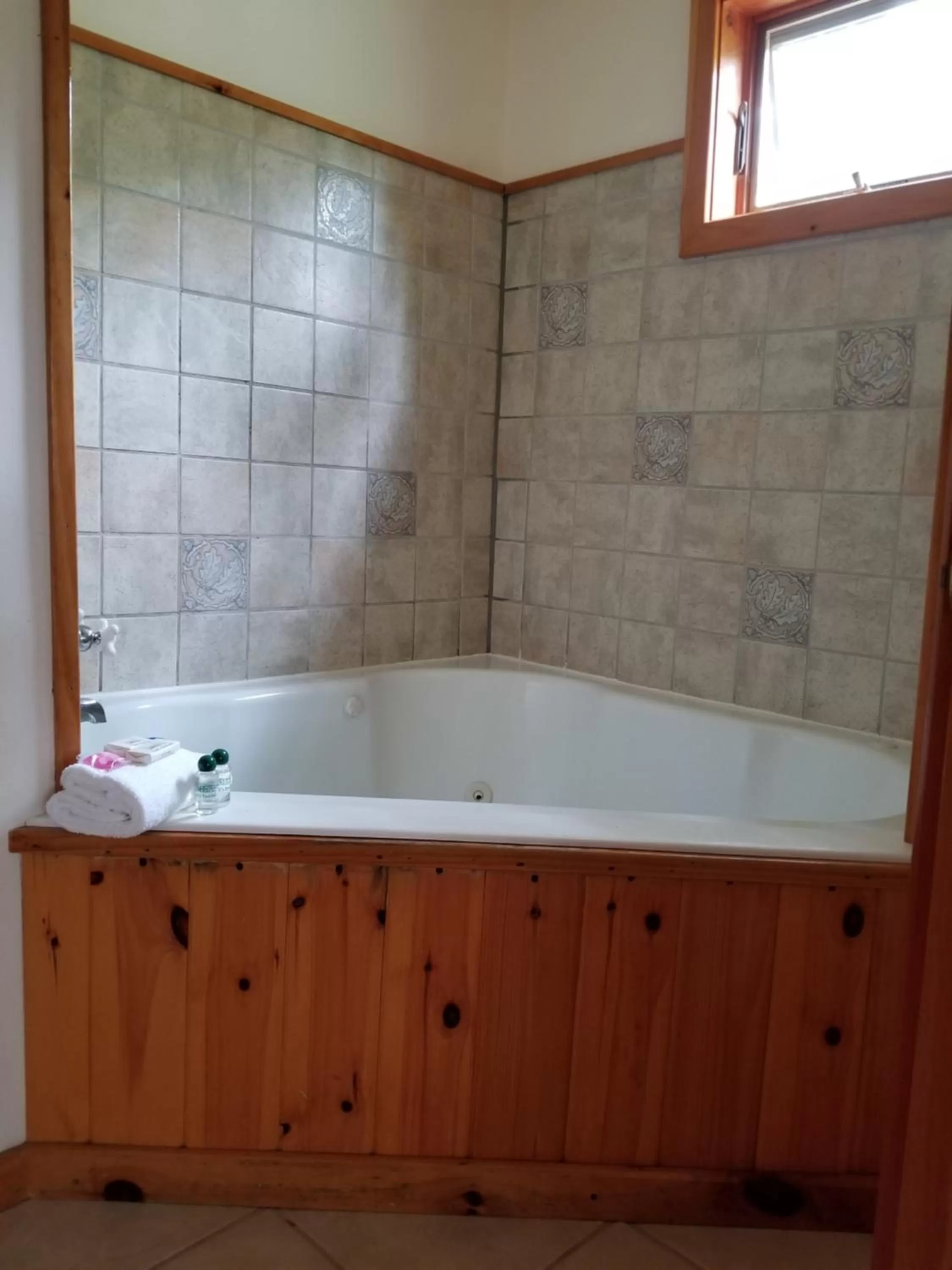 Bathroom in Trails End Inn