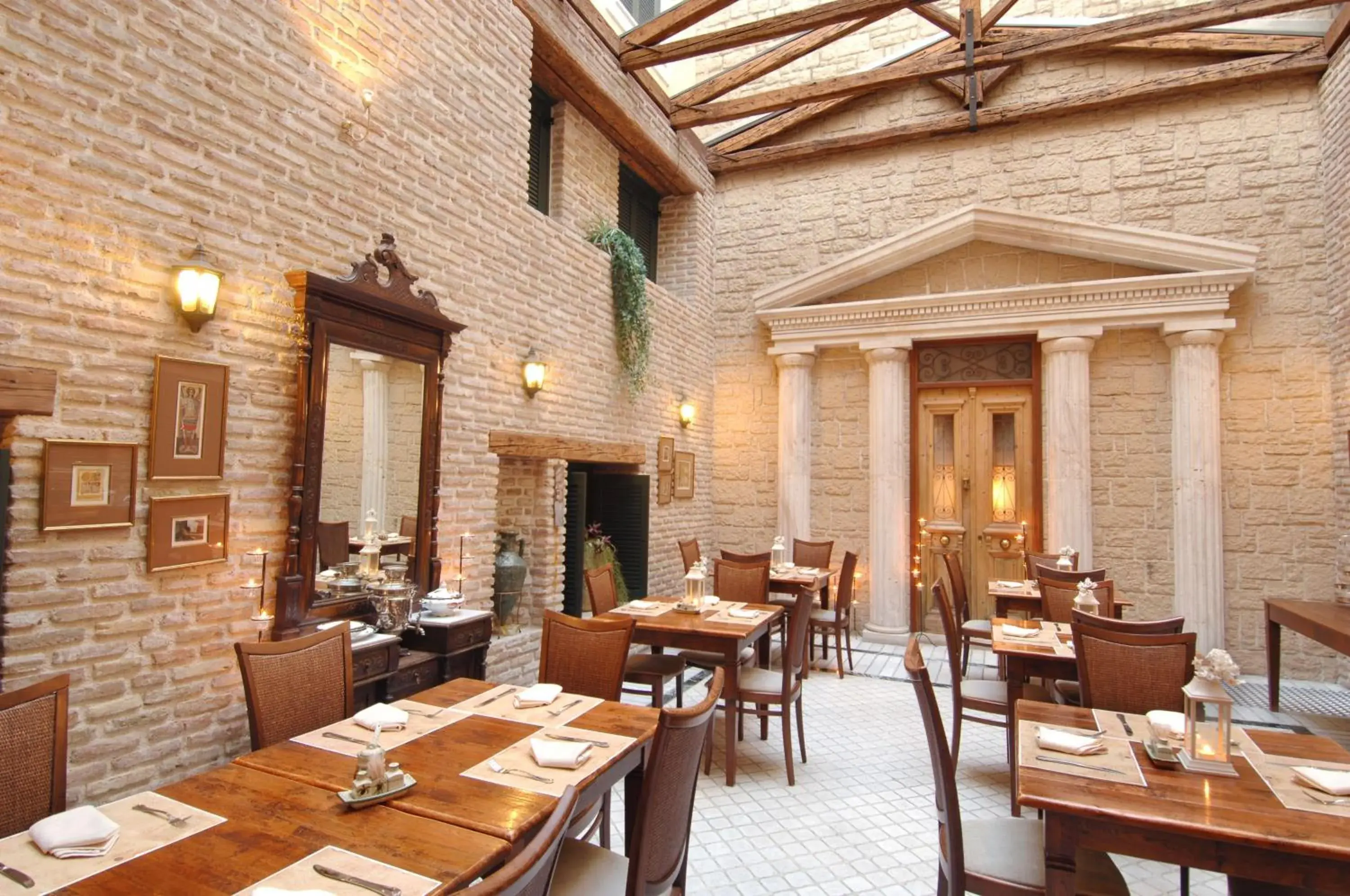 Patio, Restaurant/Places to Eat in Hotel Byzantino