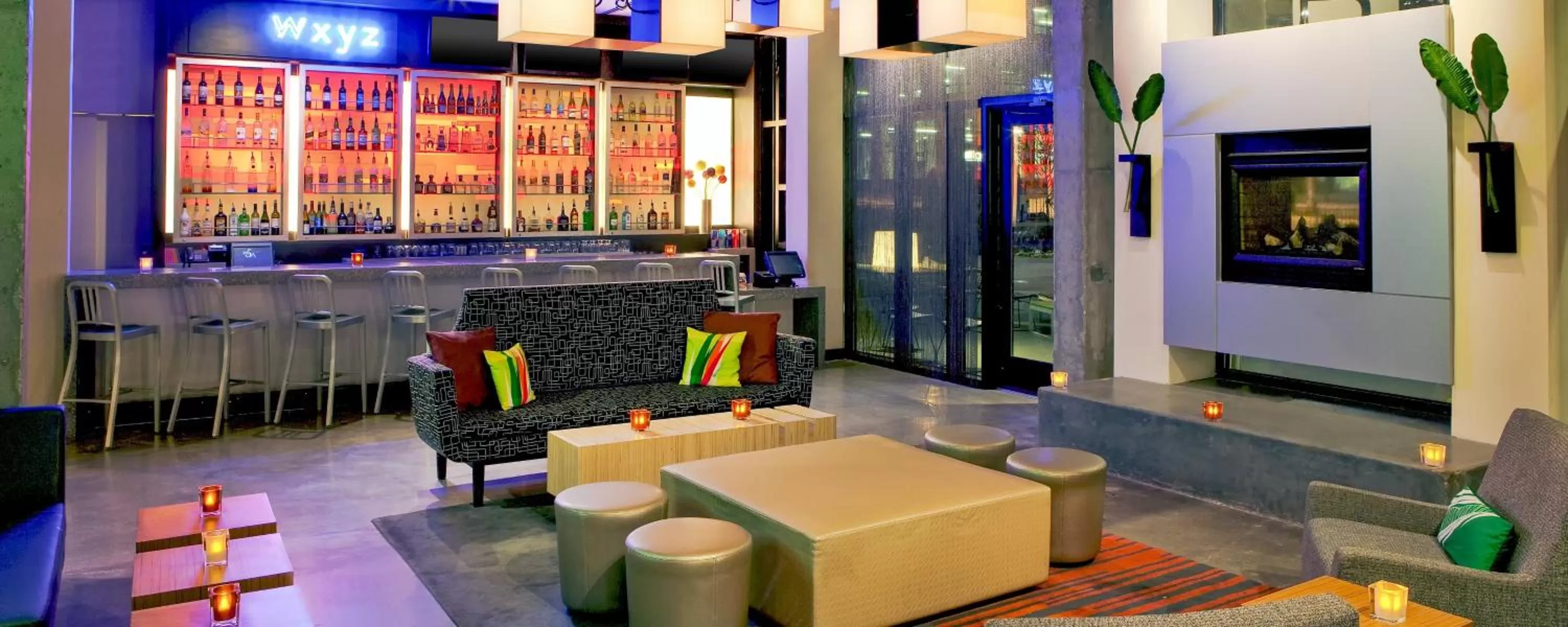 Lounge or bar in Aloft Chesapeake