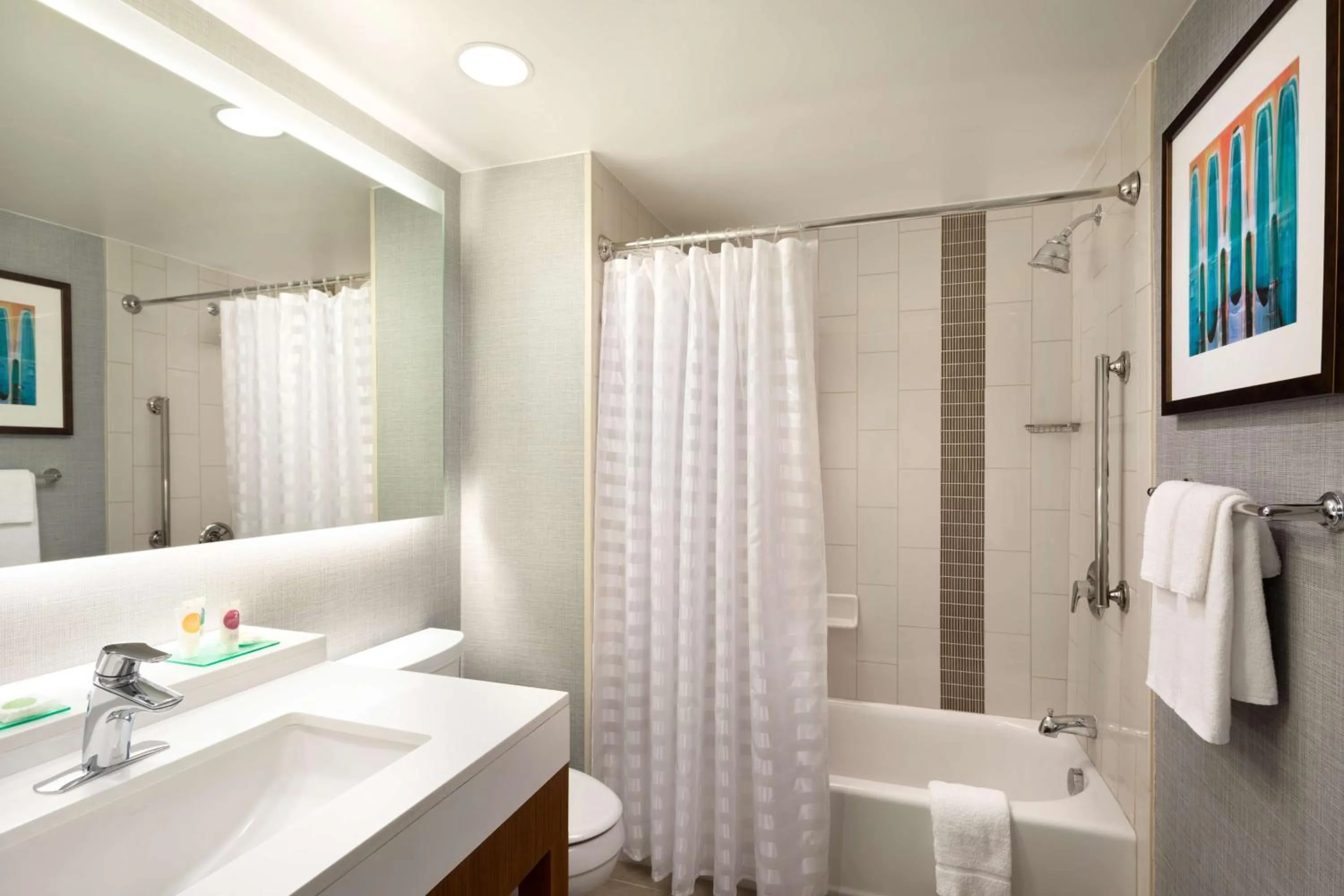 Bathroom in Hyatt Place Austin Downtown