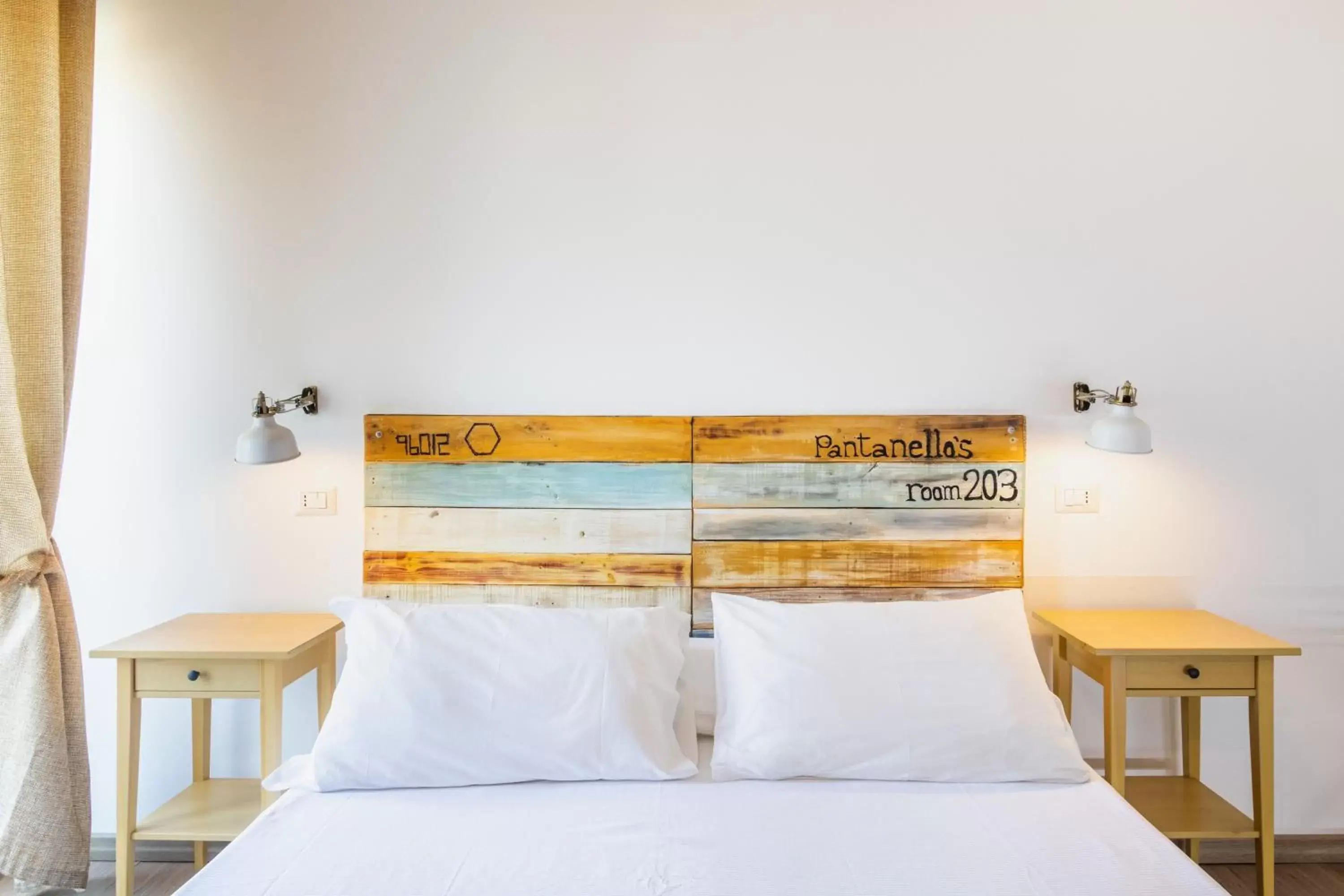 Deluxe Double Room with Side Sea View in Pantanello Rooms Avola Deluxe Double Room with Side Sea View in Pantanello Rooms Avola
