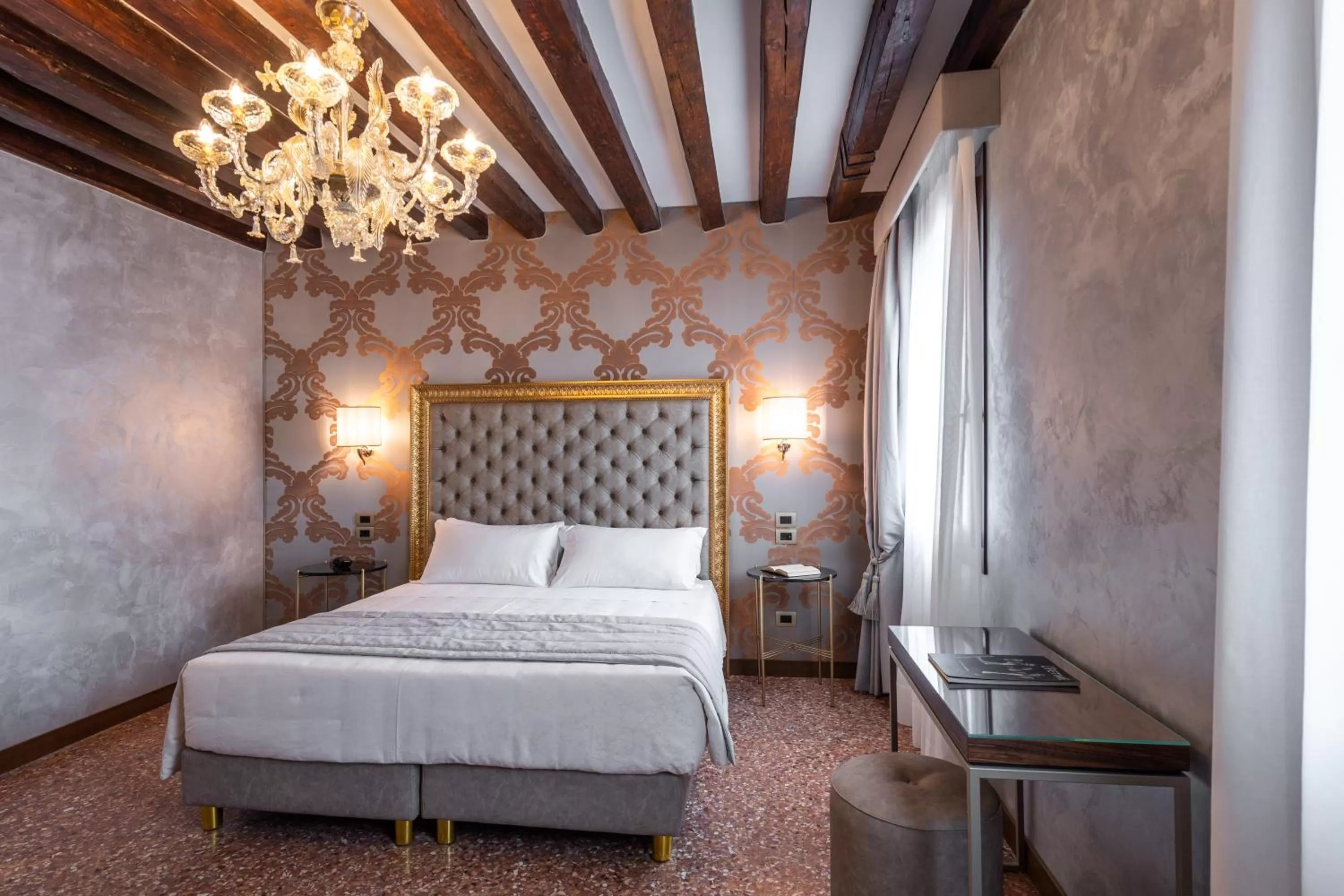 Photo of the whole room, Bed in Palazzo San Lorenzo
