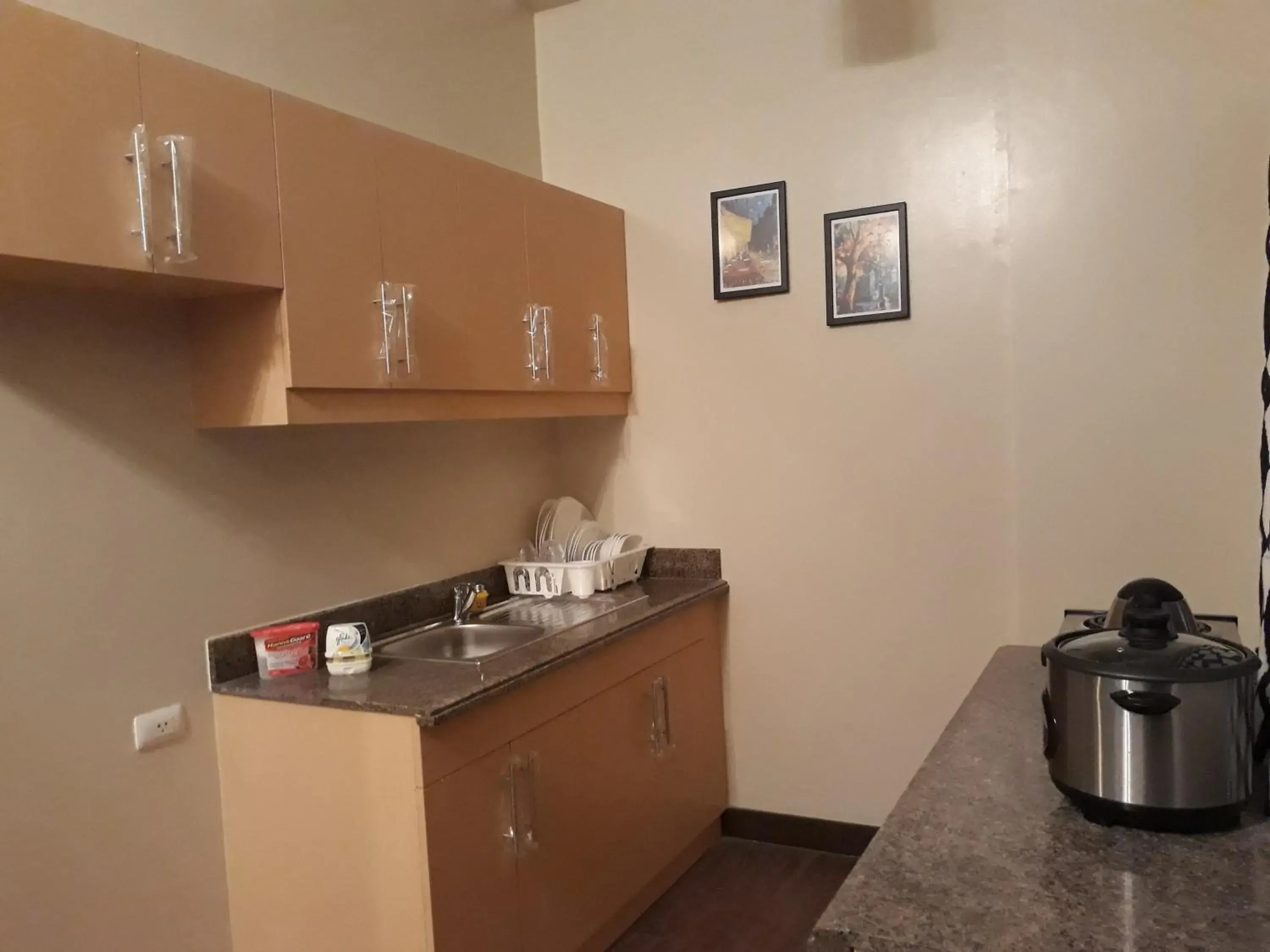 Kitchen/Kitchenette in Outlook Ridge Residences
