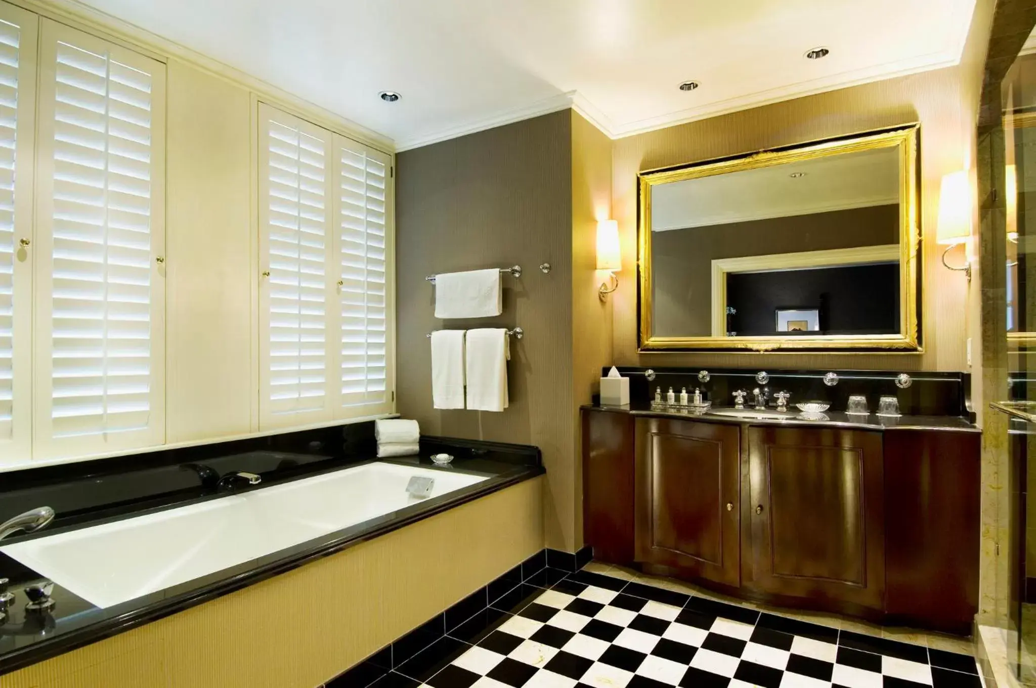 Photo of the whole room, Bathroom in InterContinental Mark Hopkins San Francisco, an IHG Hotel