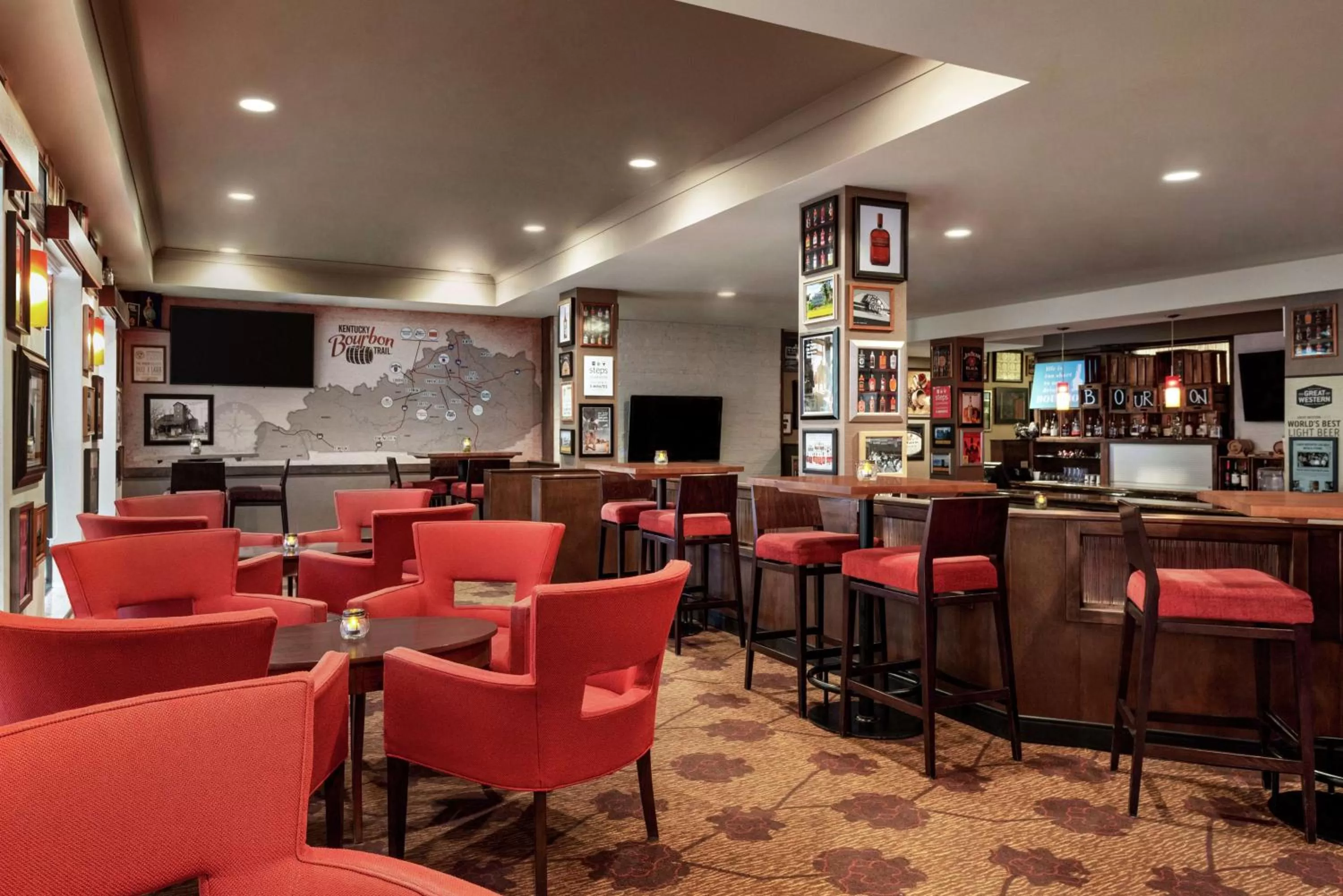 Lounge or bar in Hilton Garden Inn Saskatoon Downtown