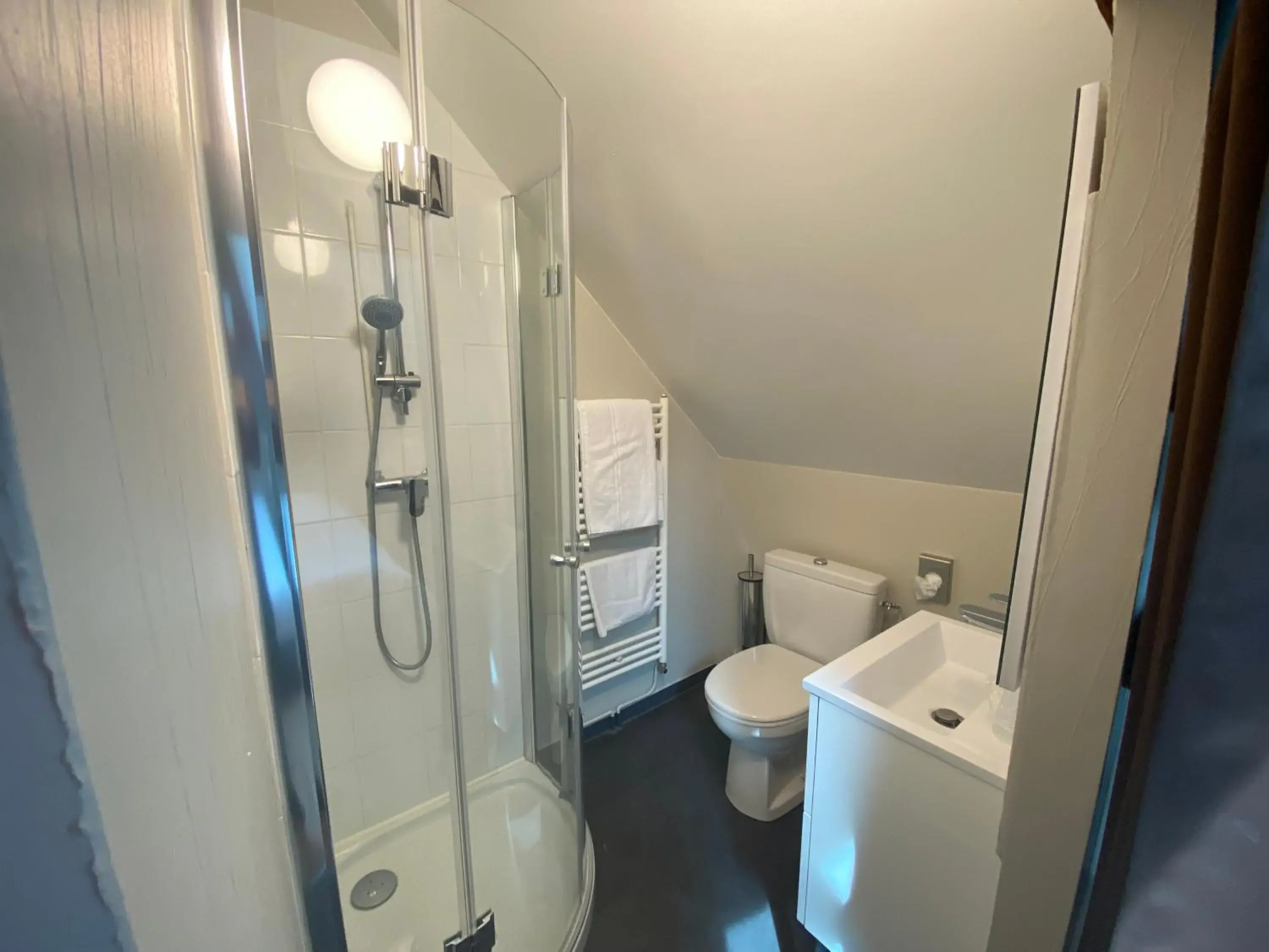 Bathroom in LOGIS - Hôtel Saint Nicolas