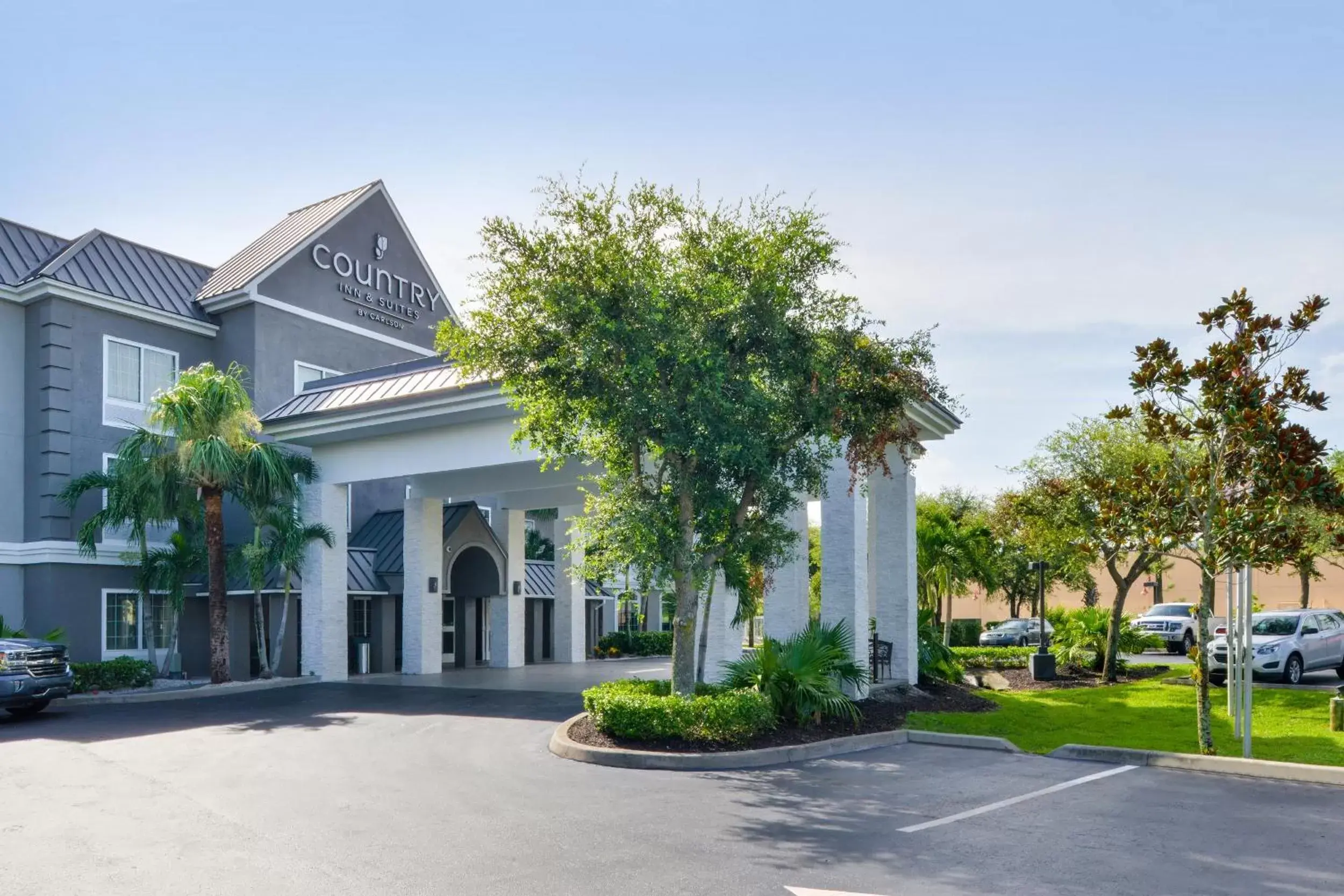 Facade/entrance, Property Building in SureStay Plus Hotel by Best Western Vero Beach