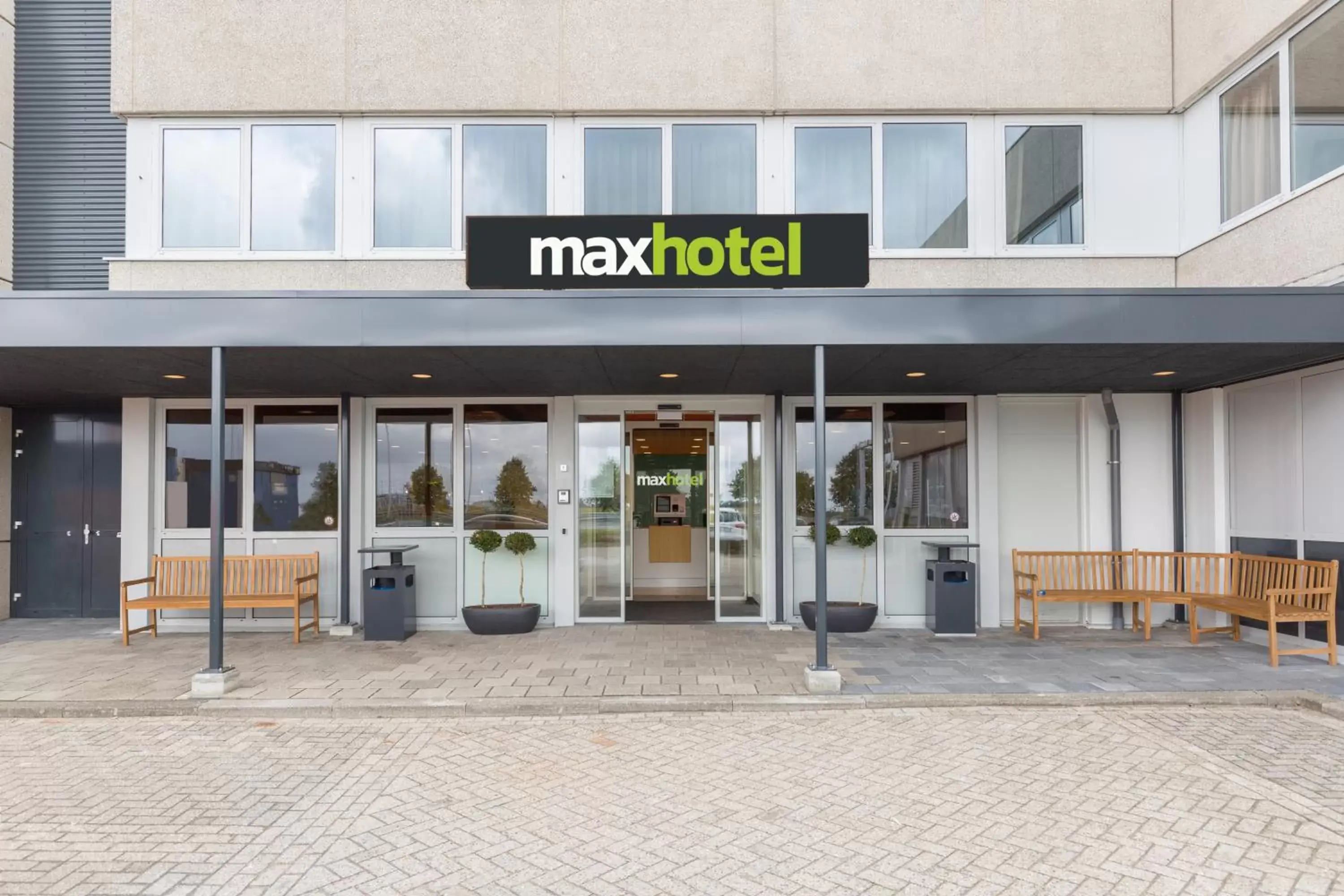 Facade/entrance in Maxhotel Amsterdam Airport Schiphol