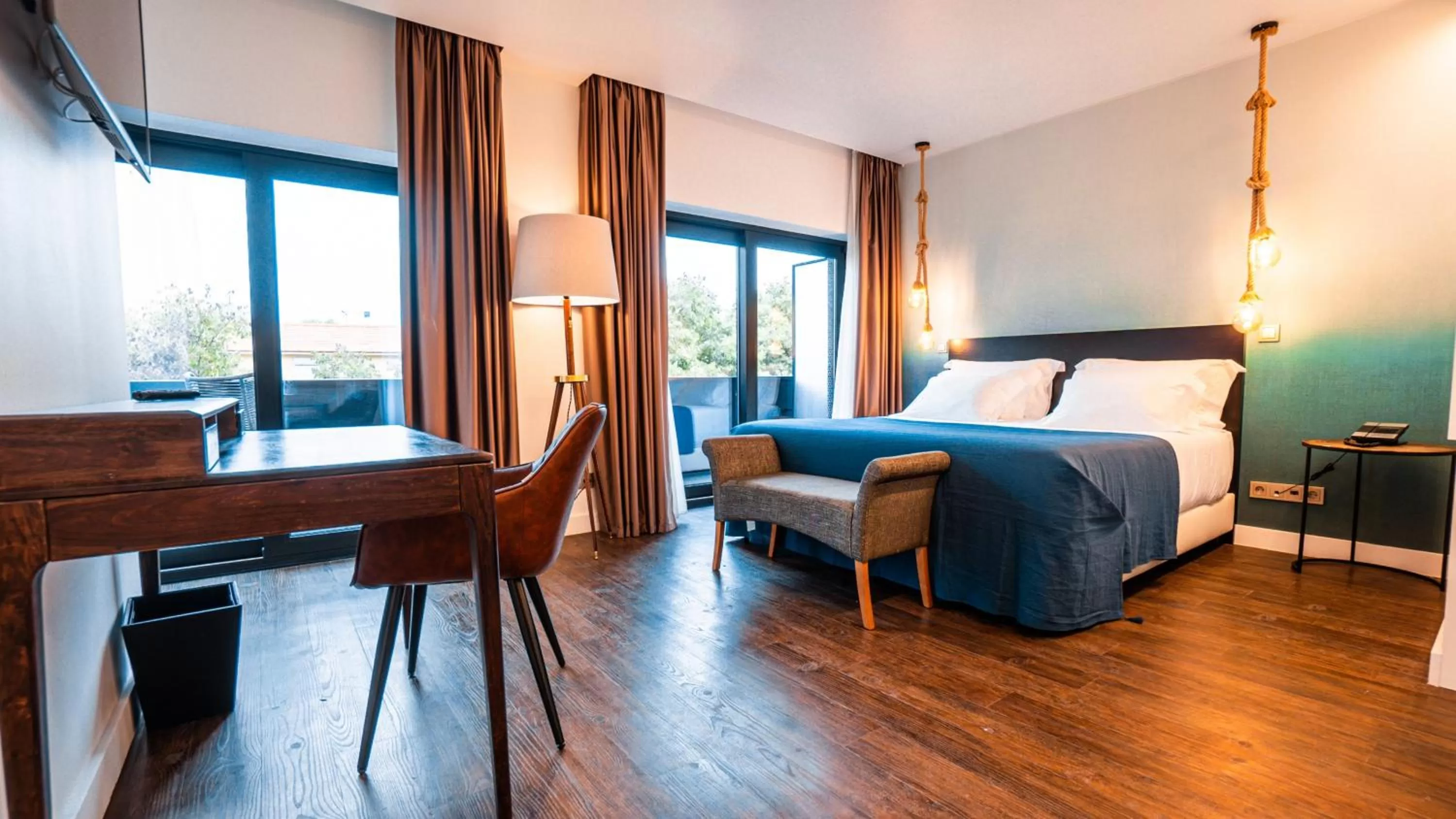 Photo of the whole room, Bed in Hills Hotel Lisboa