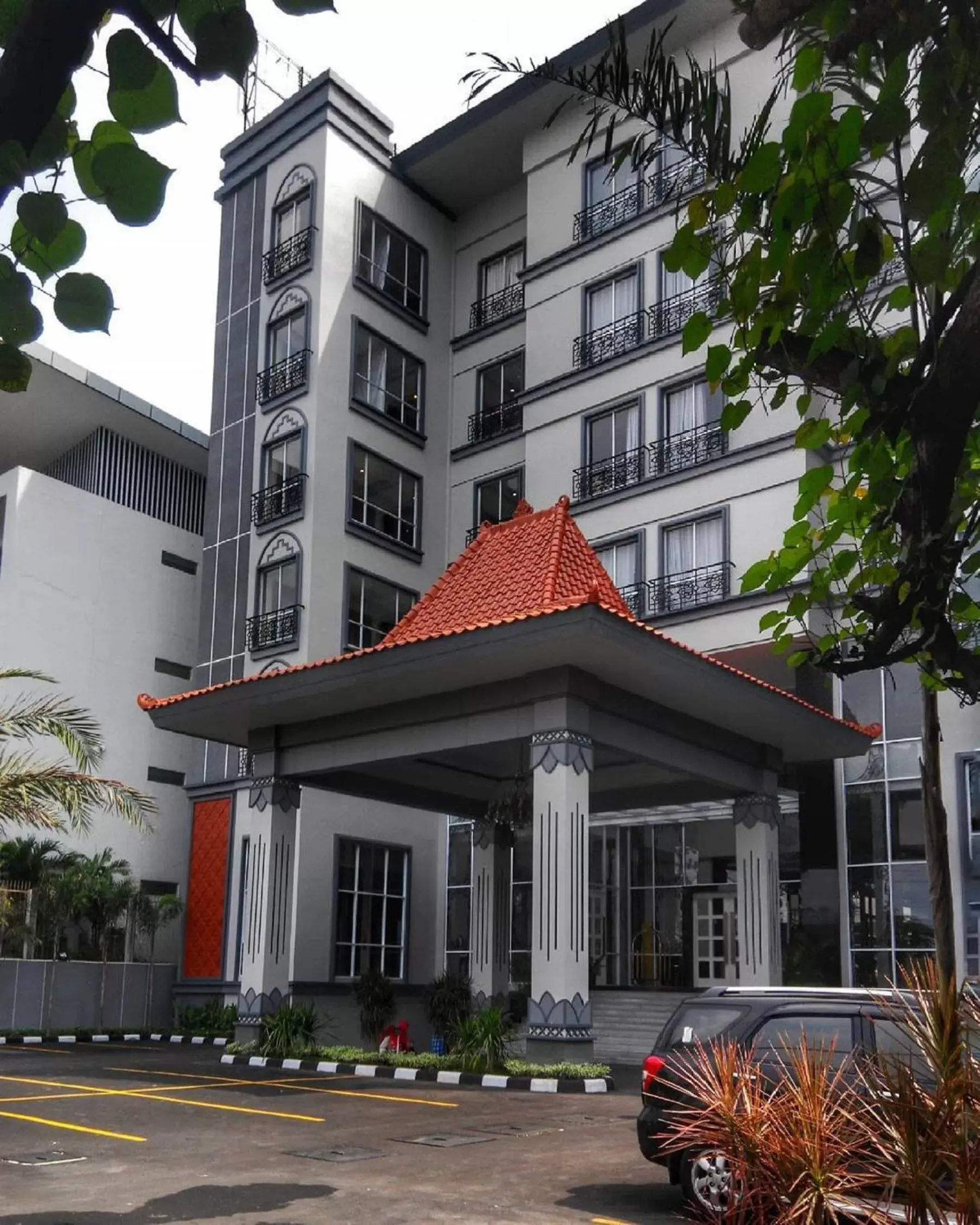Facade/entrance, Property Building in Grand Serela Yogyakarta by KAGUM Hotels