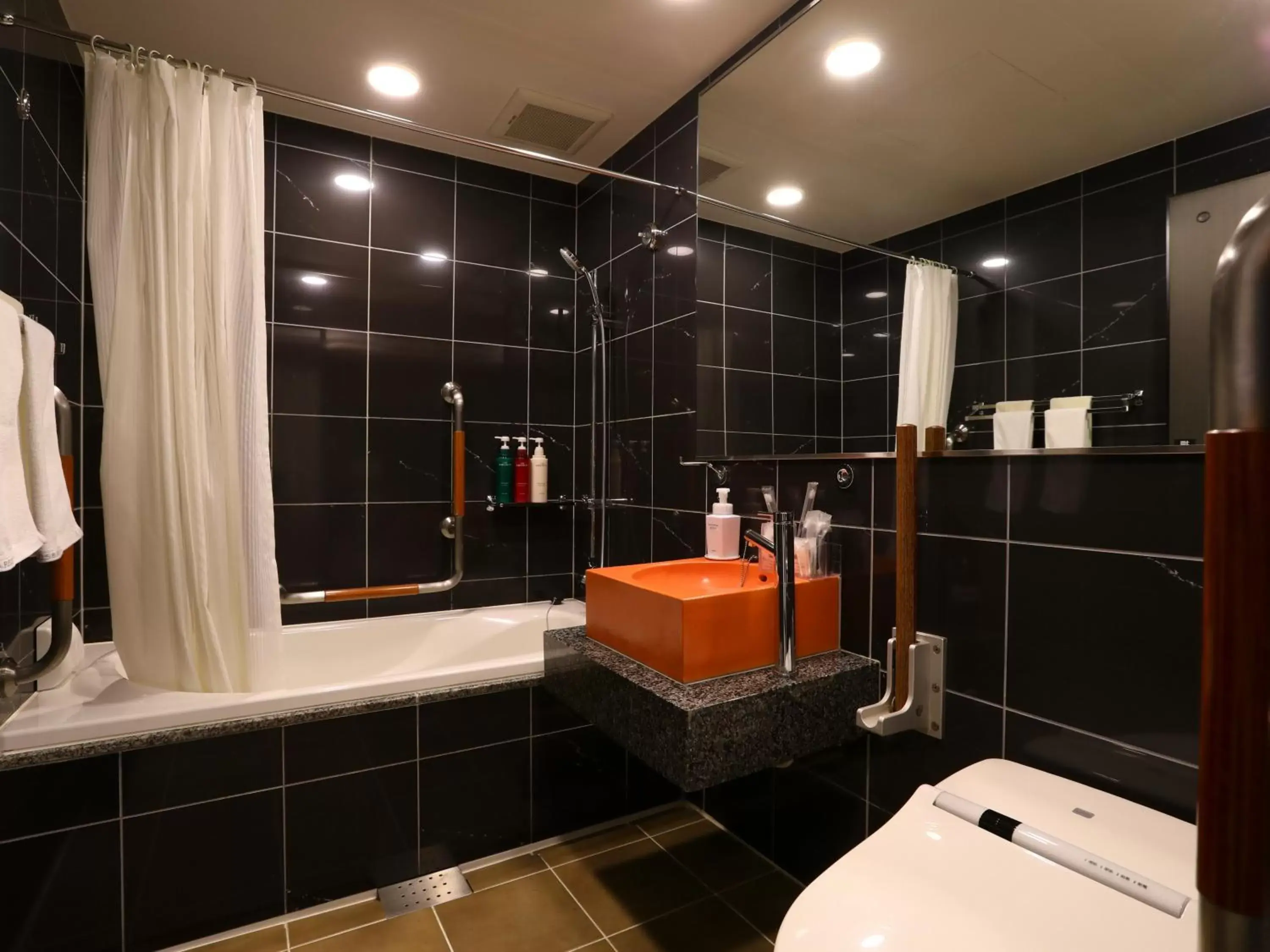 Bathroom in APA Hotel Tokyo Kudanshita