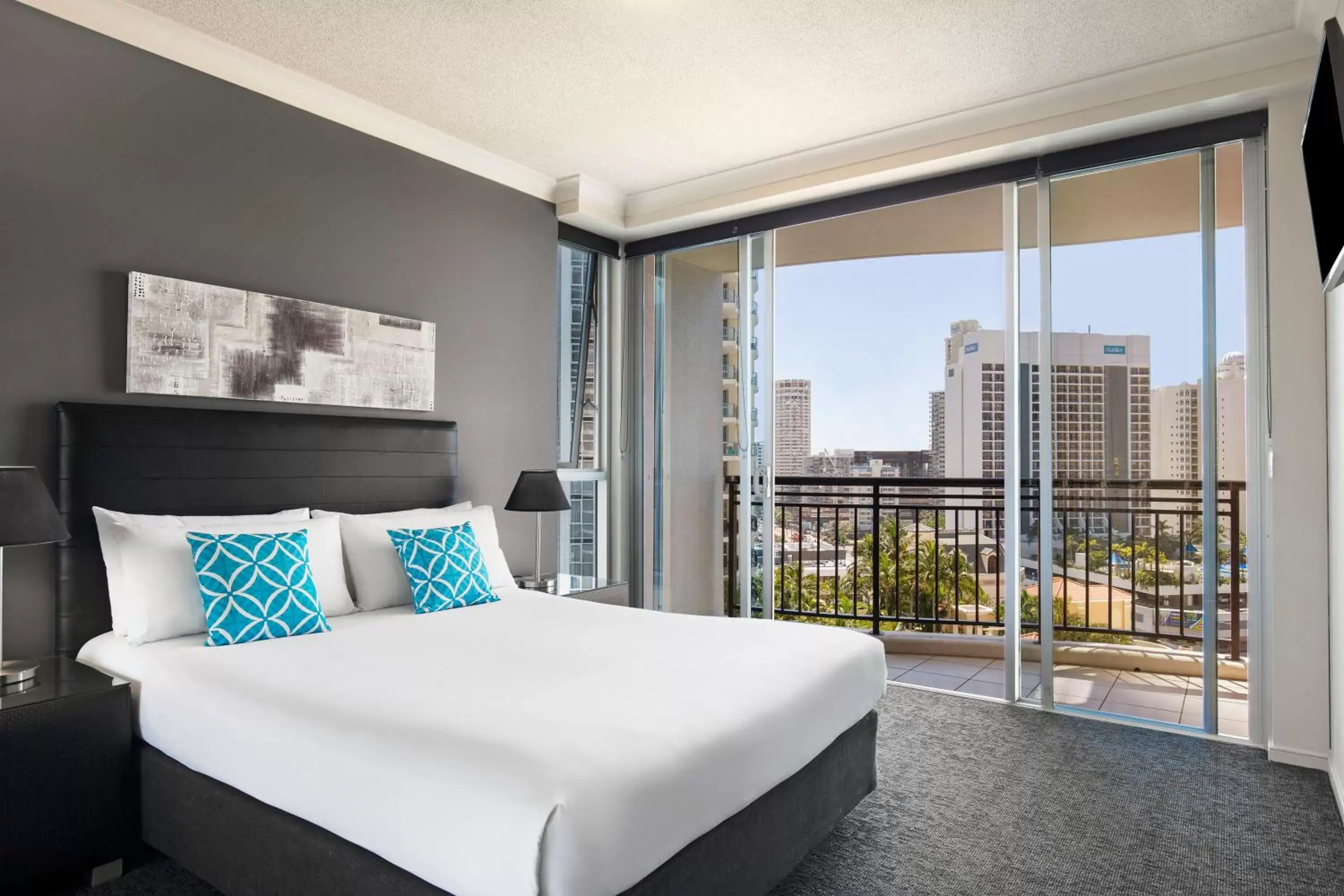 Two-Bedroom One Bathroom Apartment Ocean in Mantra Towers of Chevron Two-Bedroom One Bathroom Apartment Ocean in Mantra Towers of Chevron