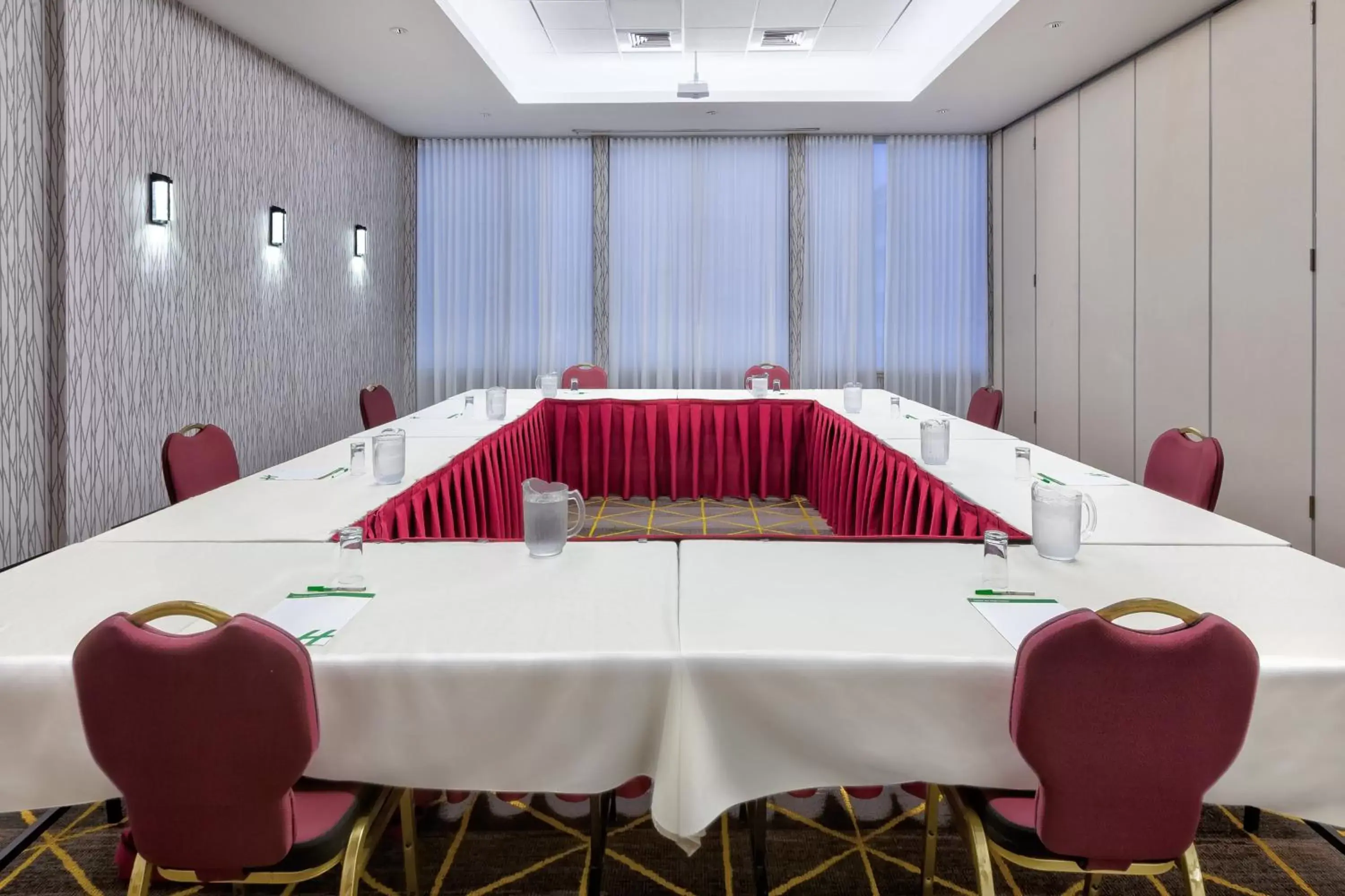 Meeting/conference room in Holiday Inn St Johns, an IHG Hotel