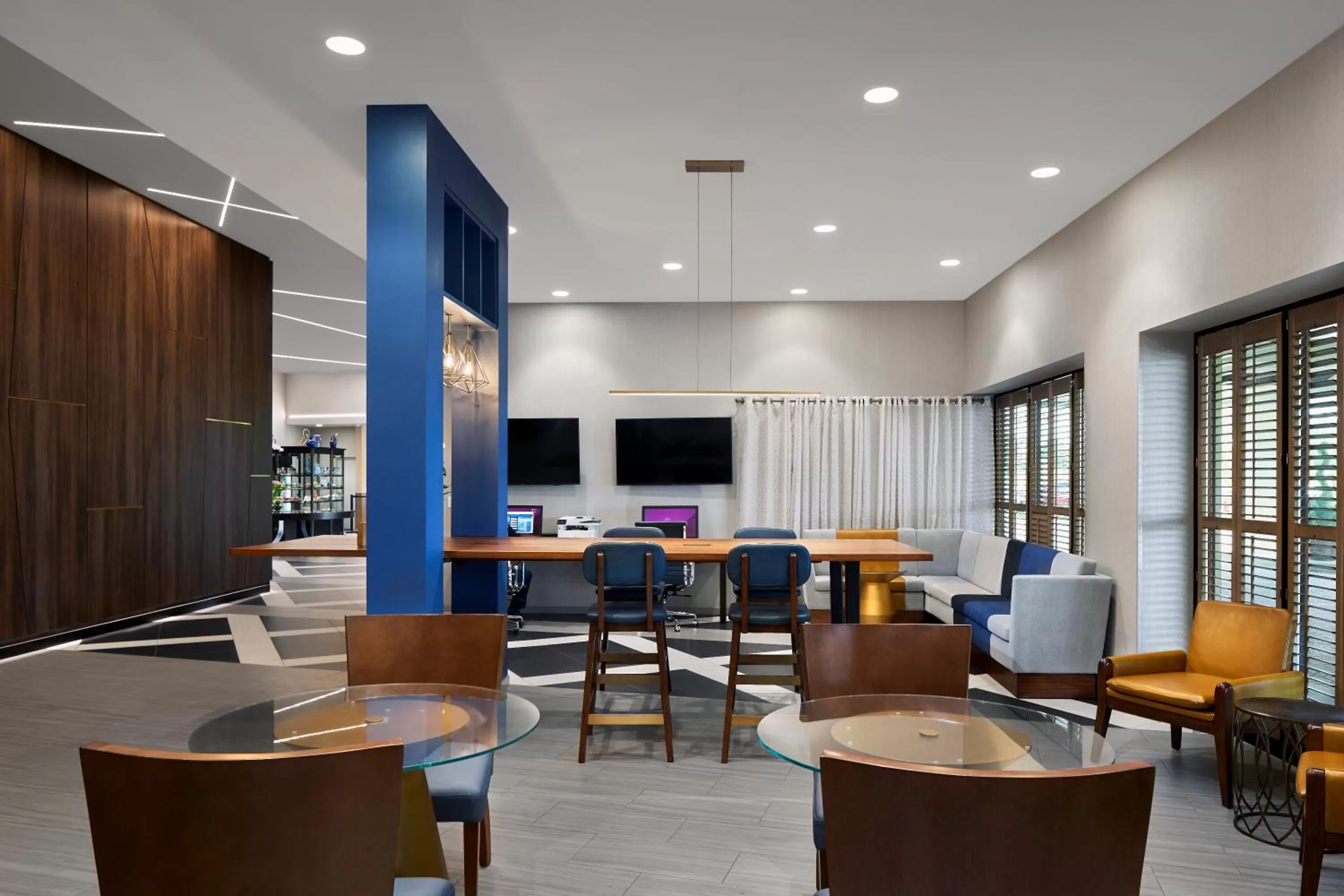 Property building in Crowne Plaza Providence-Warwick (Airport) by IHG