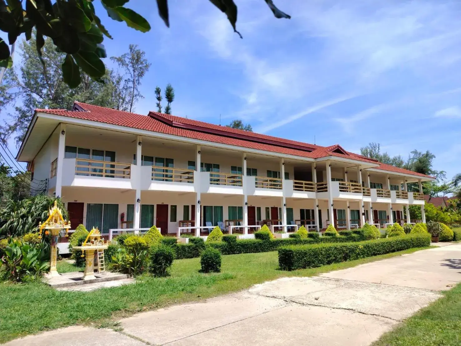 Property Building in D.R. Lanta Bay Resort
