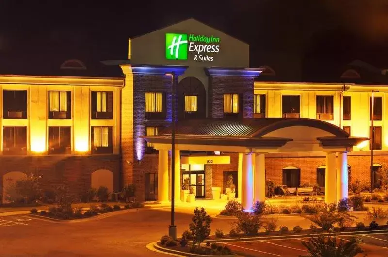 Property Building in Holiday Inn Express & Suites Dyersburg, an IHG Hotel
