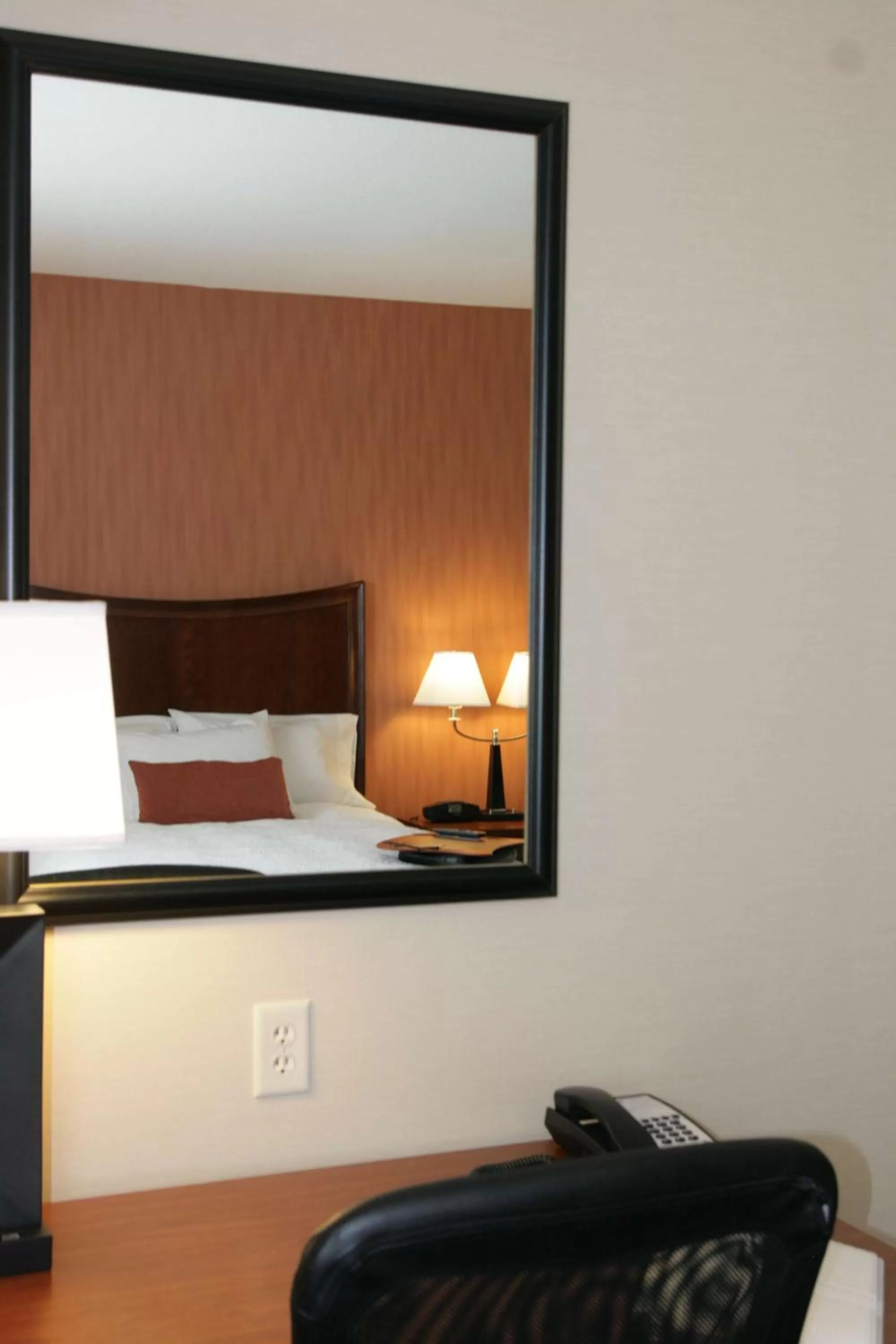 Bed in Hampton Inn & Suites Folsom