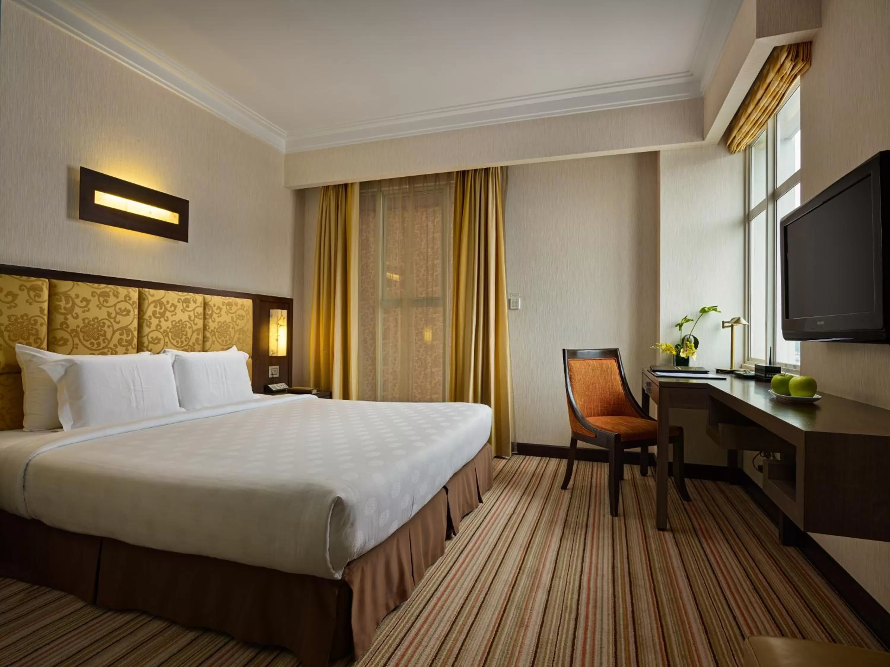 Premium Deluxe Double or Twin Room in Silk Path Hanoi Hotel