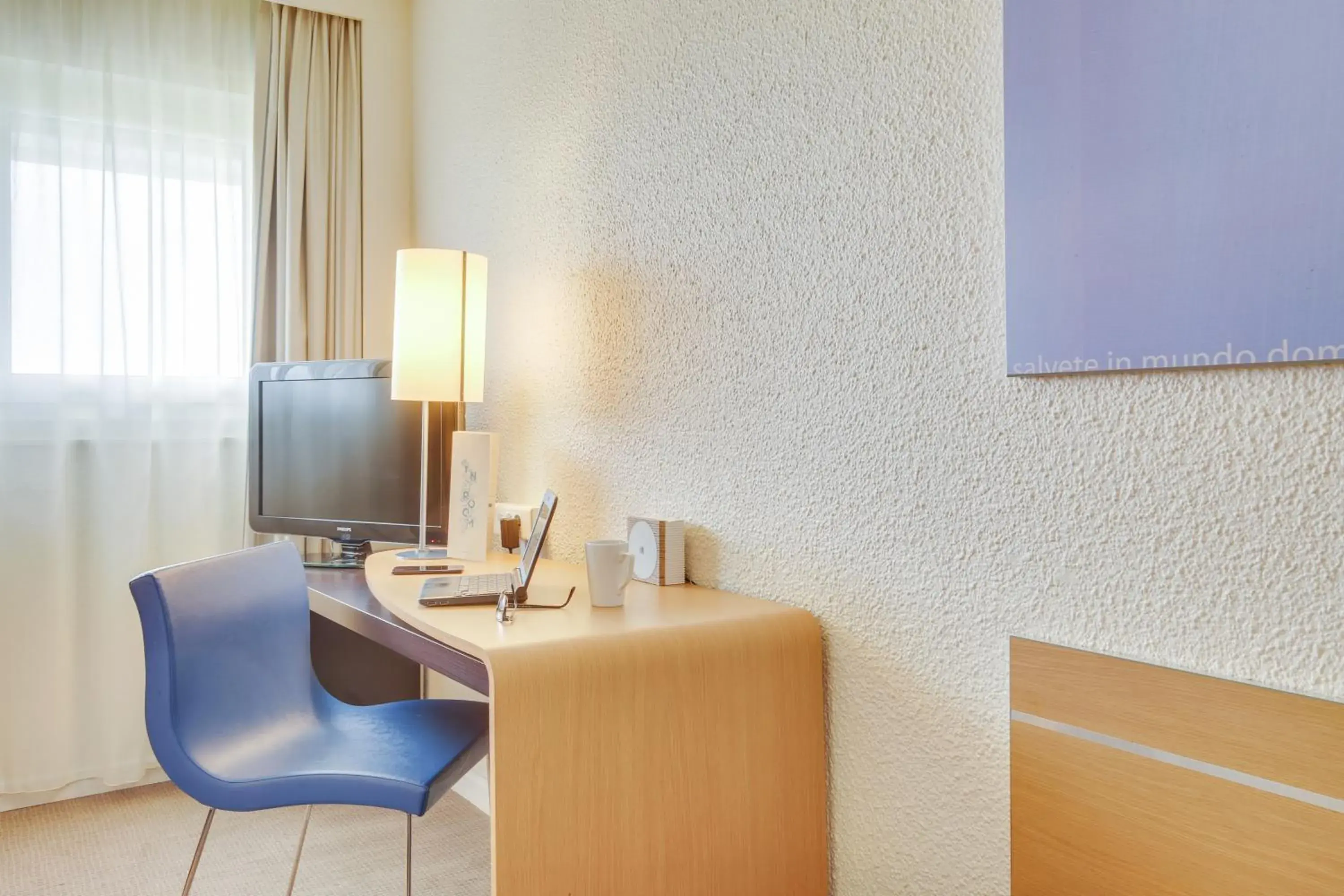 Area and facilities, TV/Entertainment Center in Novotel Poissy Orgeval