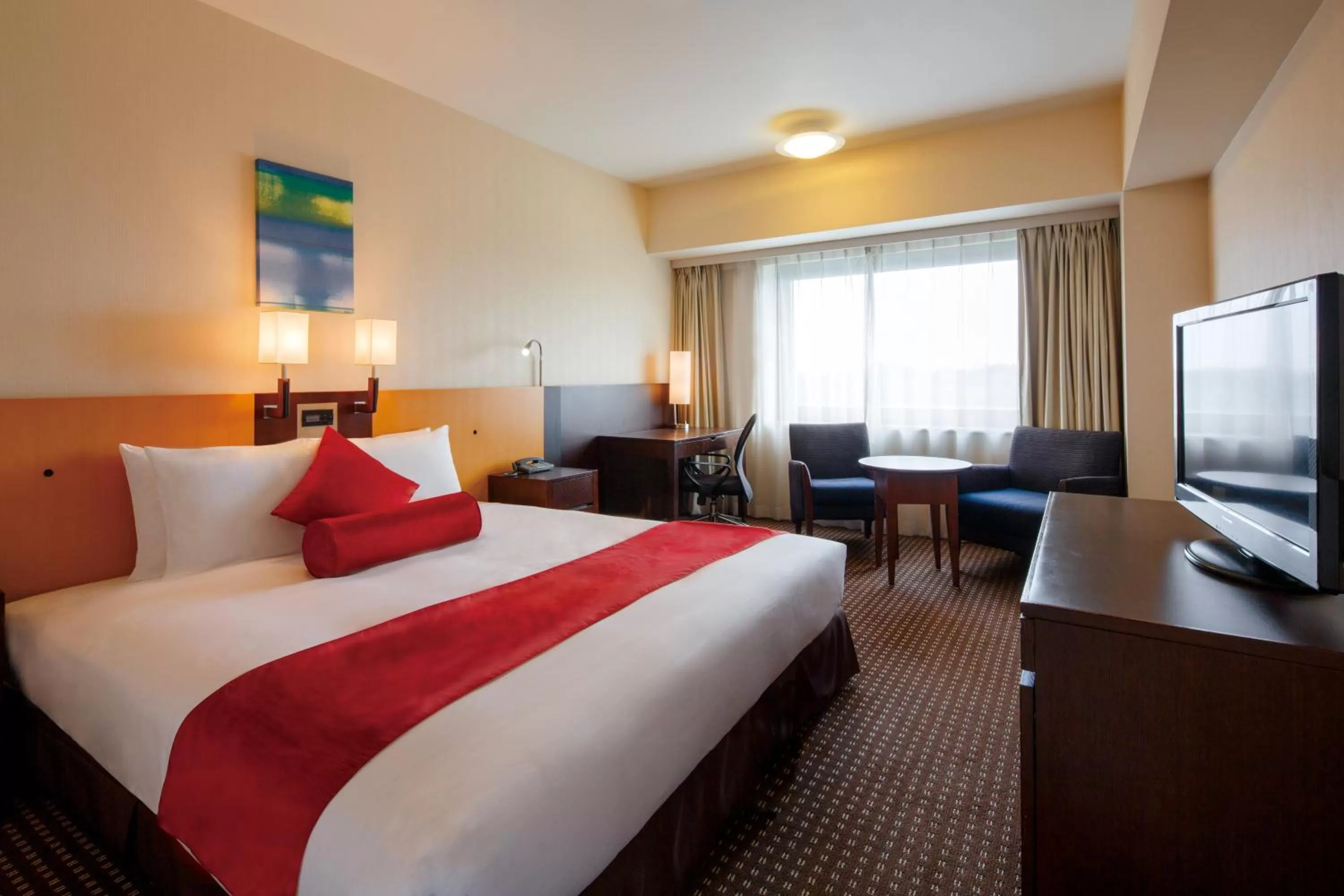 Photo of the whole room, Bed in ANA Crowne Plaza Narita by IHG