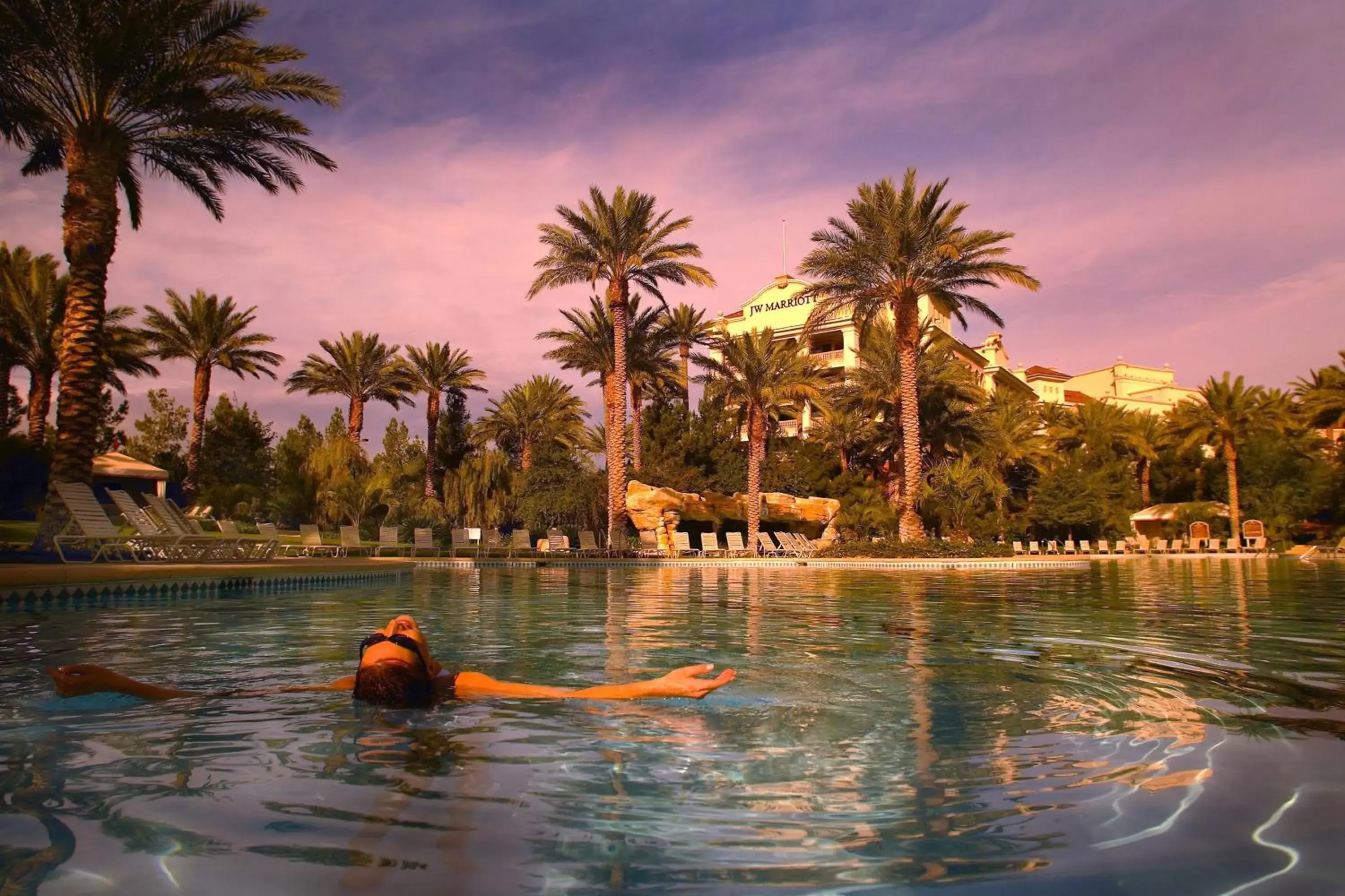 Swimming pool in JW Marriott Las Vegas Resort and Spa
