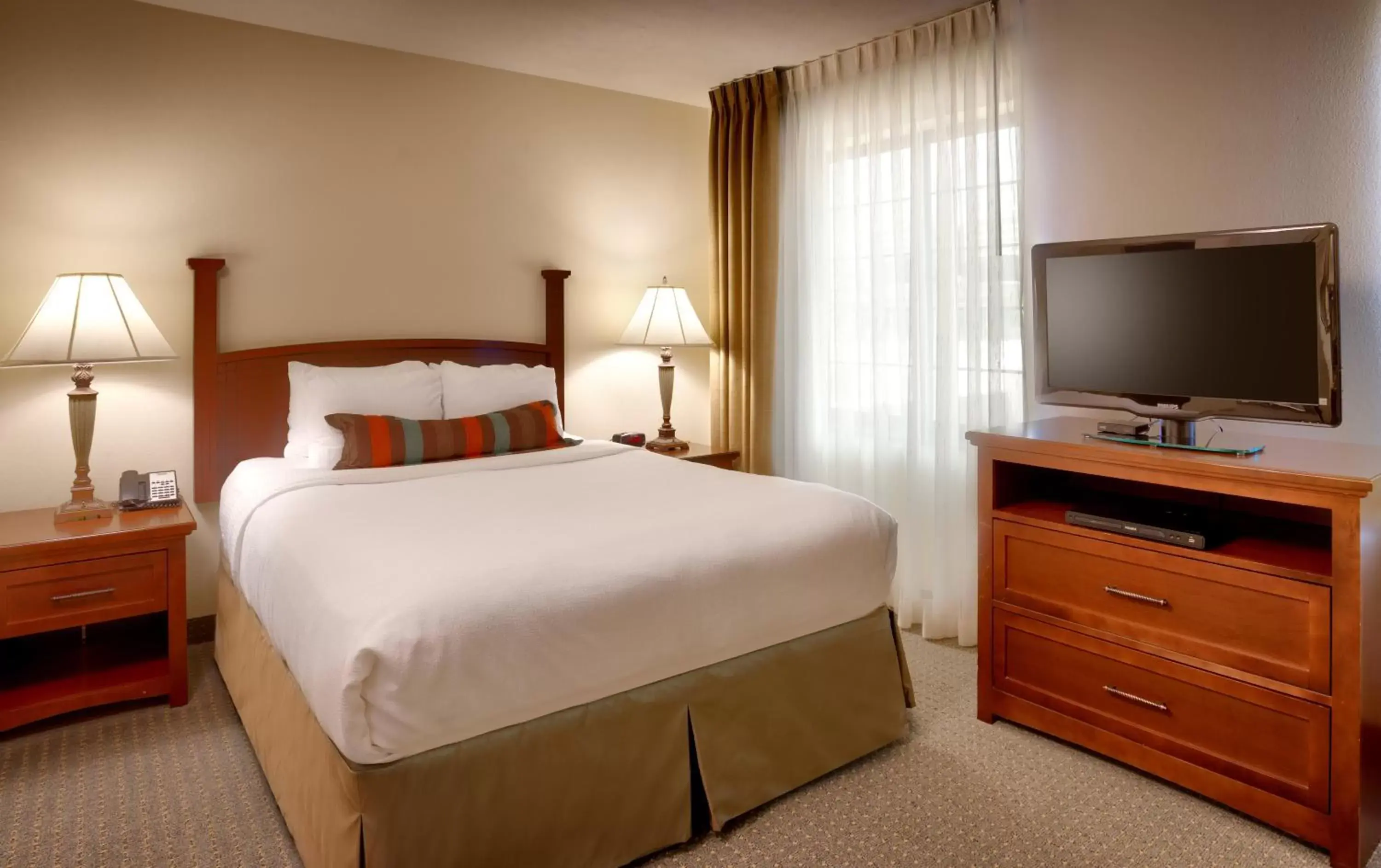 Photo of the whole room, Bed in Staybridge Suites Omaha 80th and Dodge, an IHG Hotel