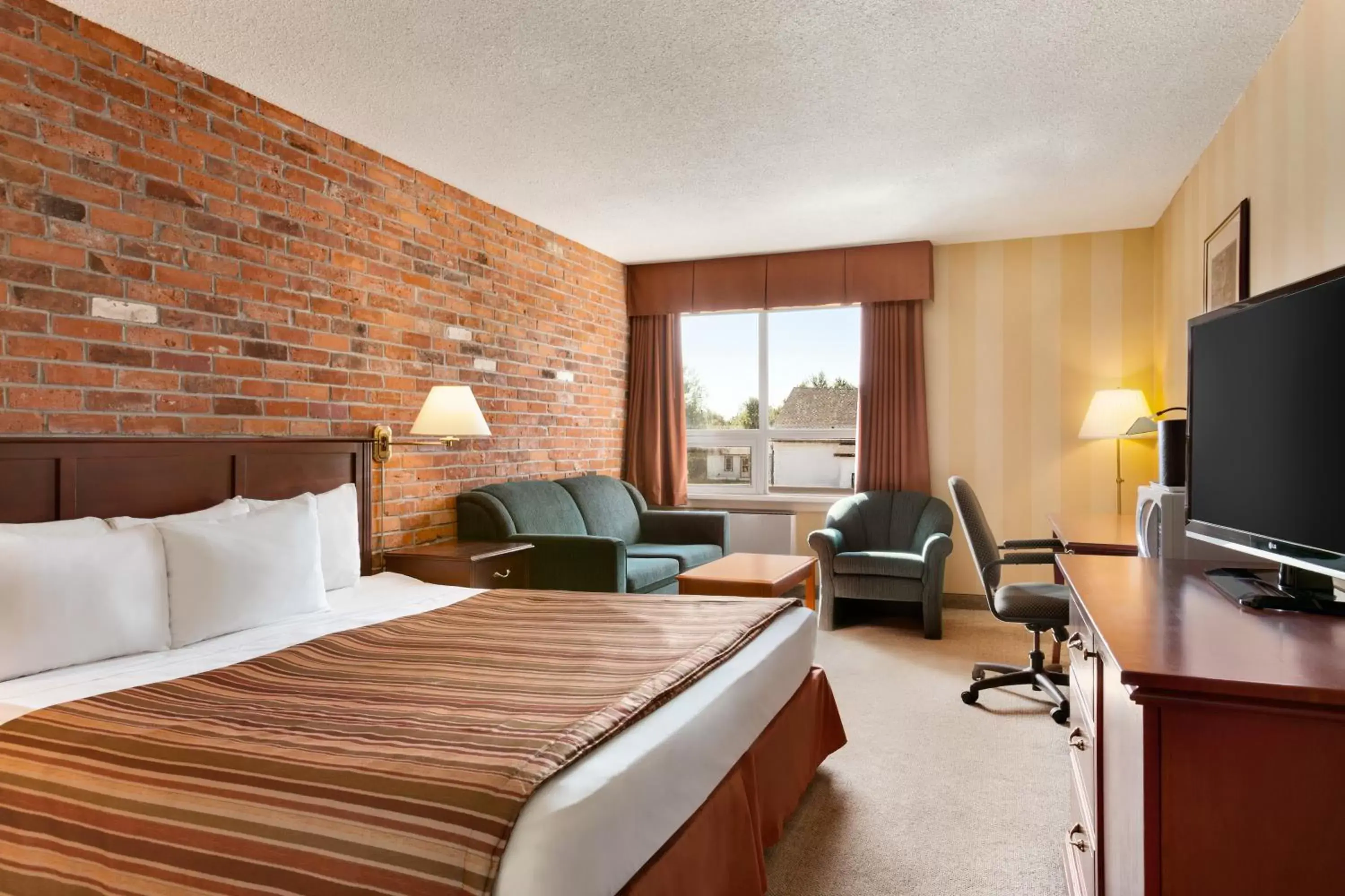 Travelodge by Wyndham North Bay Lakeshore