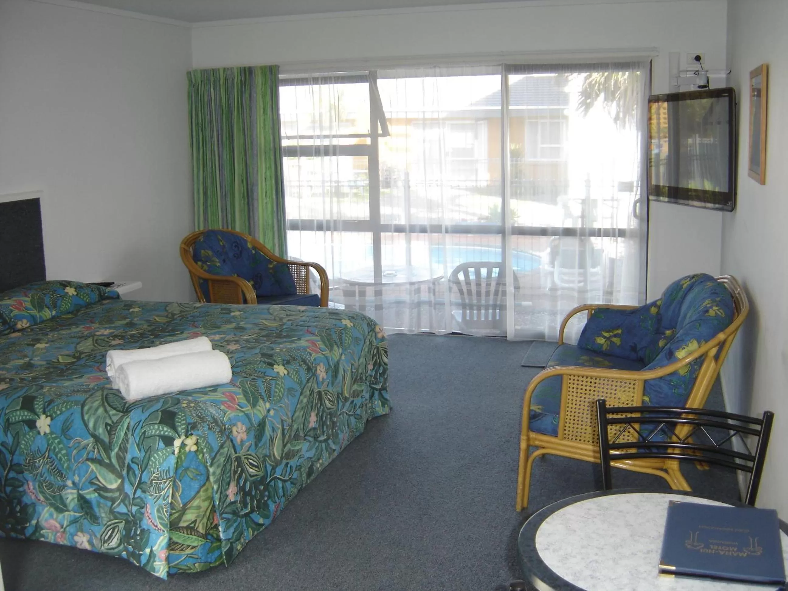 Photo of the whole room, Bed in Mana-Nui Motel