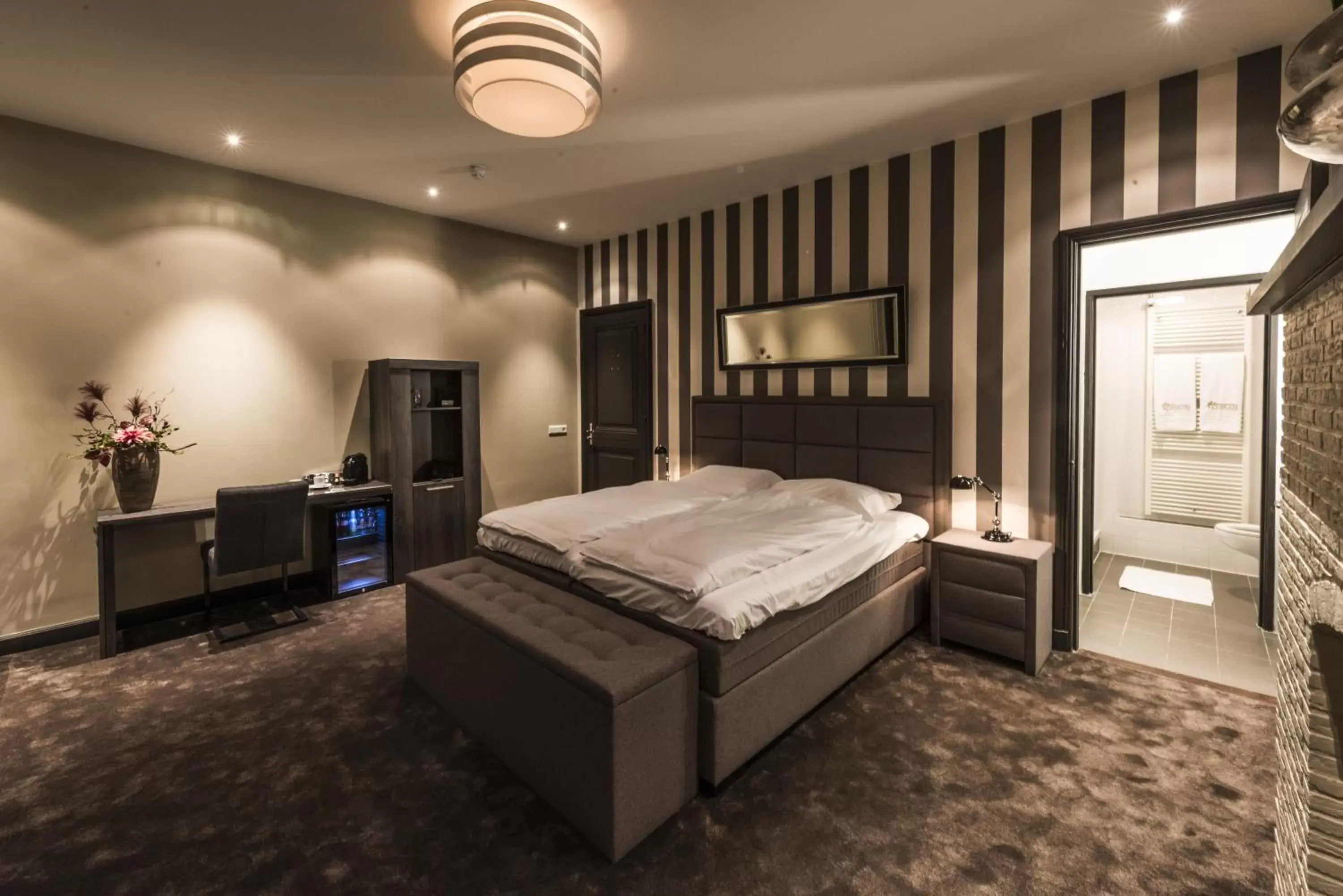 Photo of the whole room, Bed in Hotel-Restaurant Unicum Elzenhagen