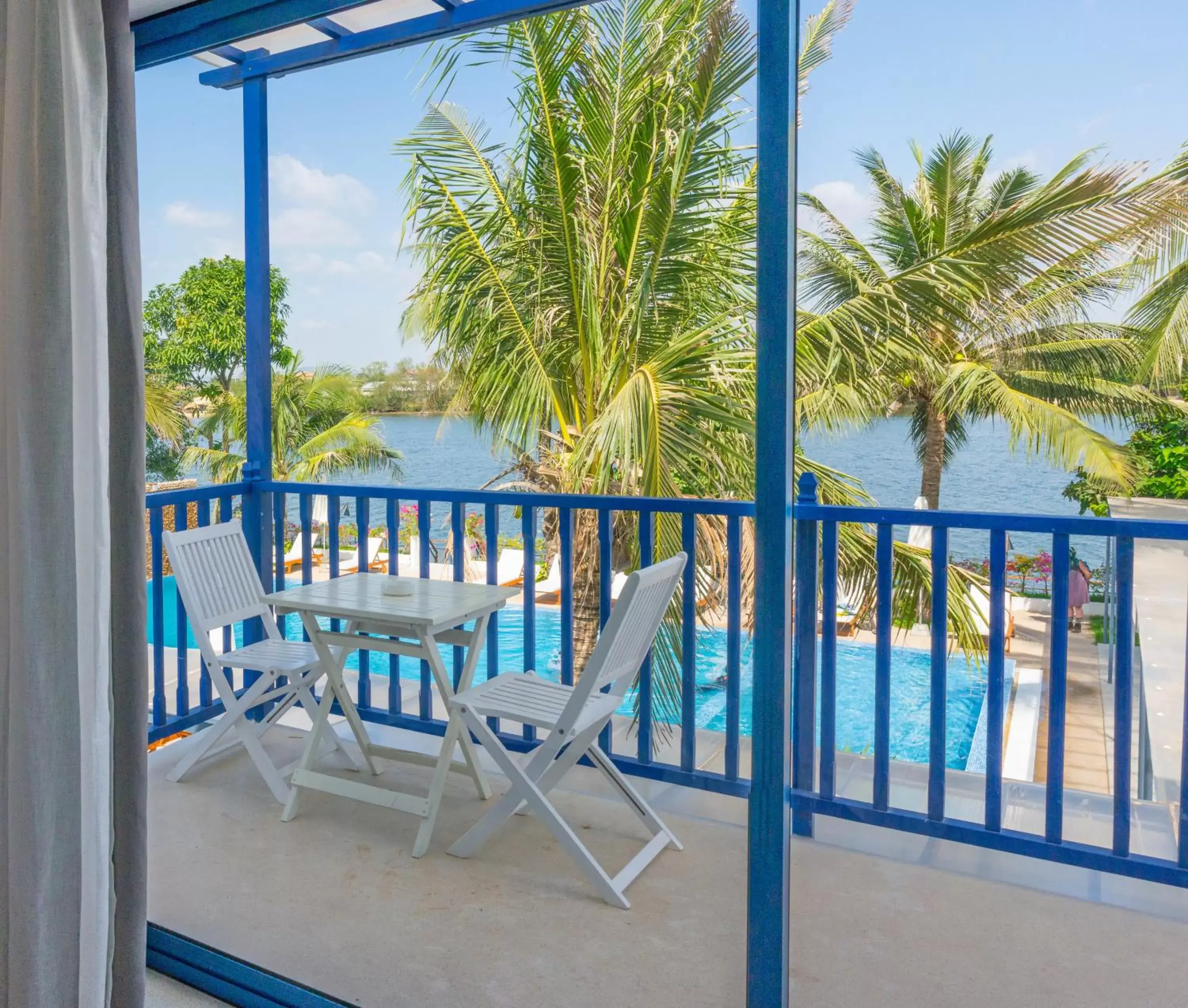 Patio, Pool View in The B Resort