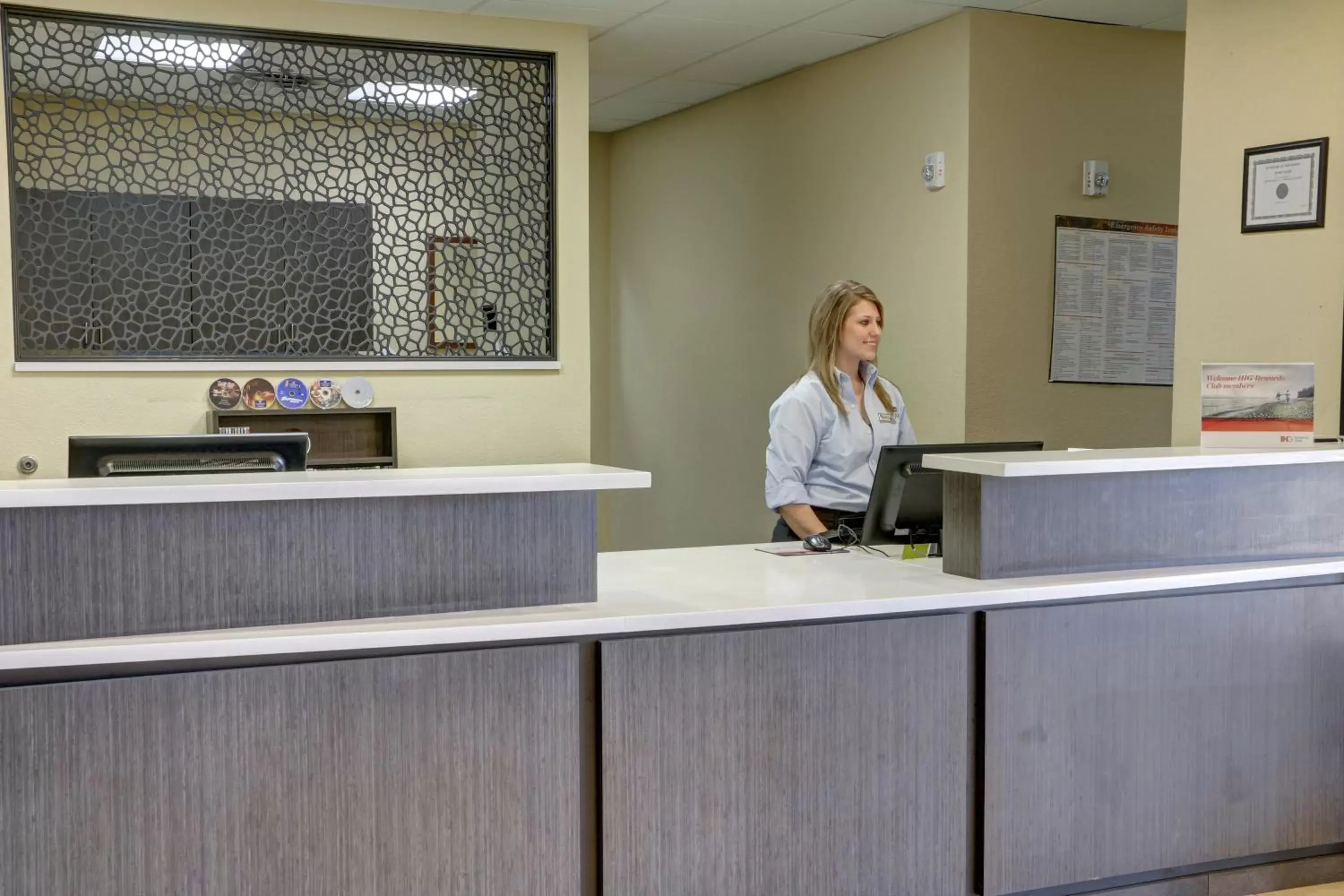 Property building, Lobby/Reception in Candlewood Suites Texarkana, an IHG Hotel