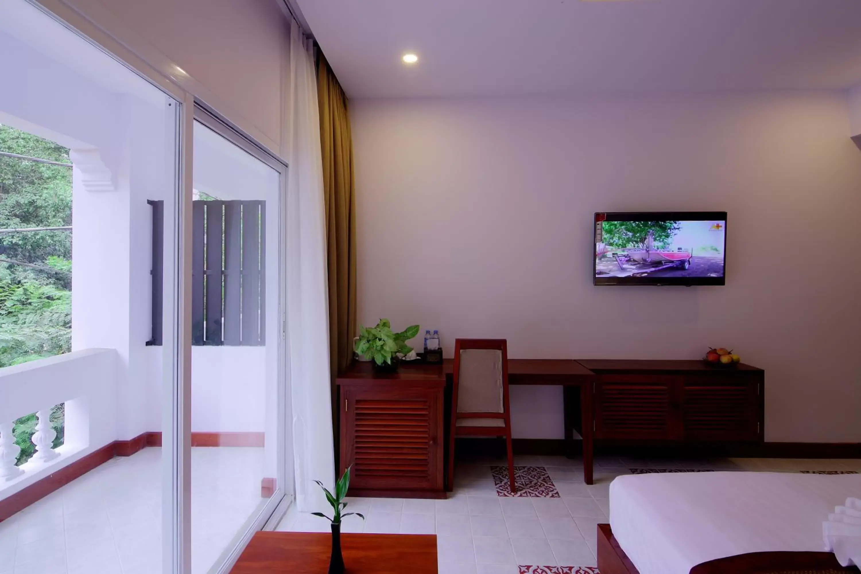 Balcony/Terrace, TV/Entertainment Center in Shadow Angkor Residence