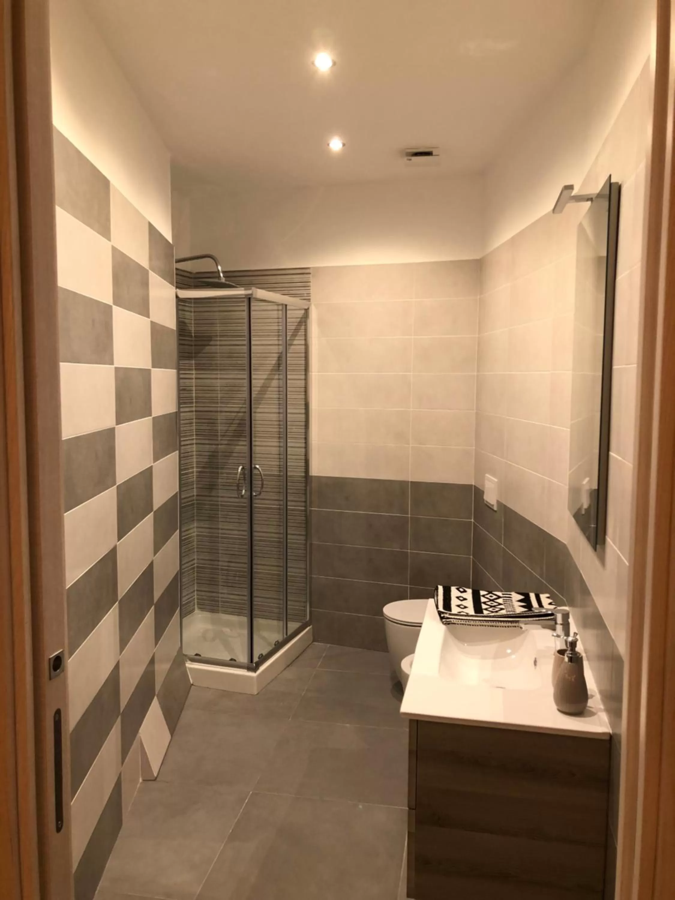 Bathroom in Napoli Vesuvio Apartments by Dimorra